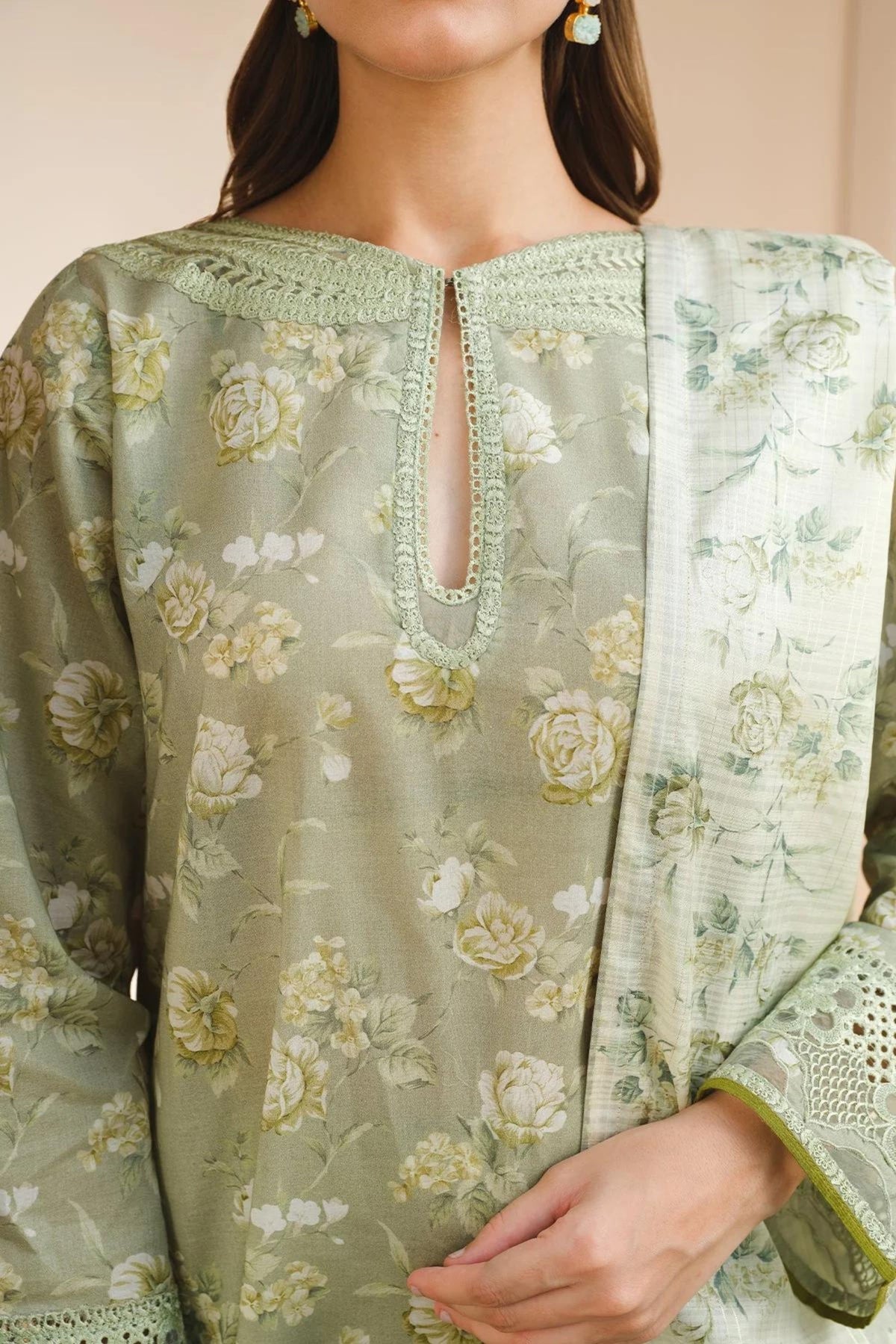 Pakistani Ladies Formal Wear Lawn Outfits