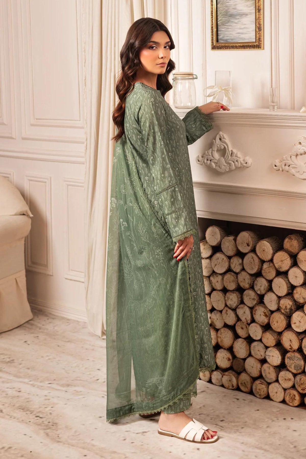 Formal Pakistani Suits For Ladies