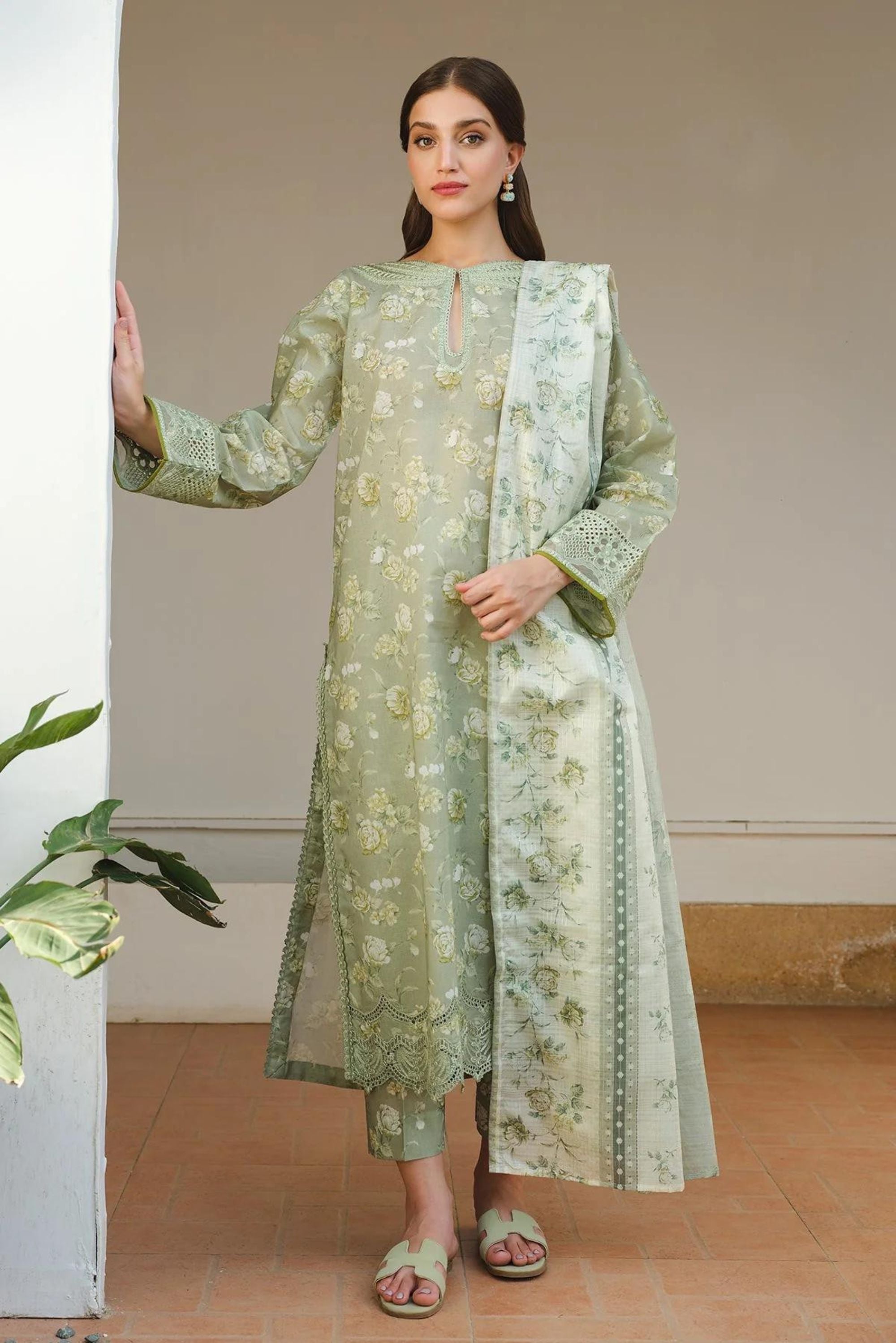 Pakistani Ladies Formal Wear Lawn Outfits