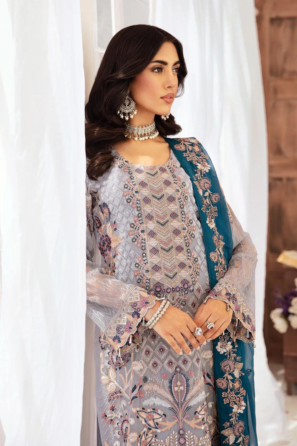 latest pakistani wedding outfits 2024