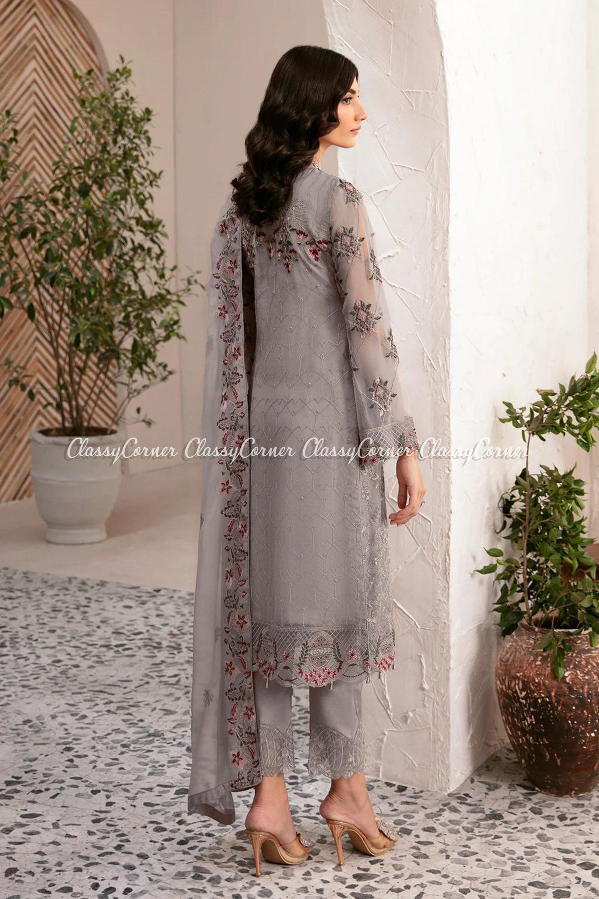 Pakistani wedding dresses for ladies in Sydney