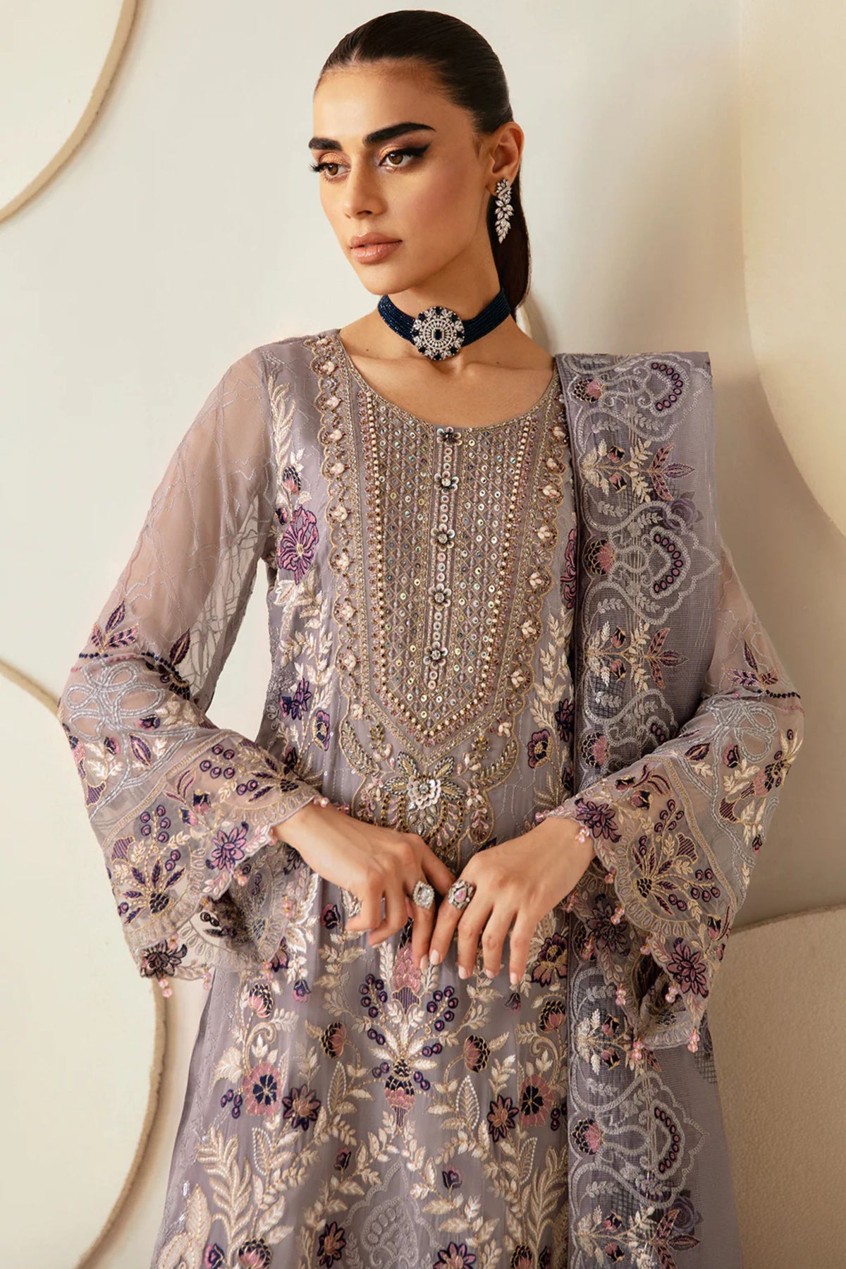 Traditional Pakistani Wedding Clothing 