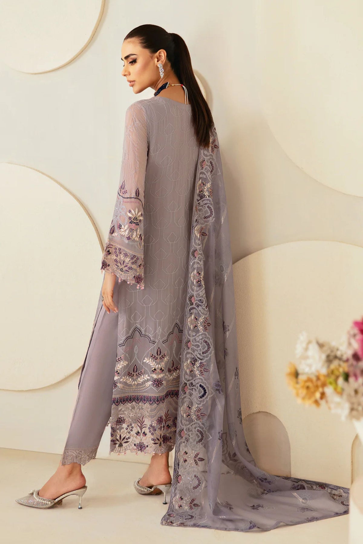 Traditional Pakistani Wedding Clothing 