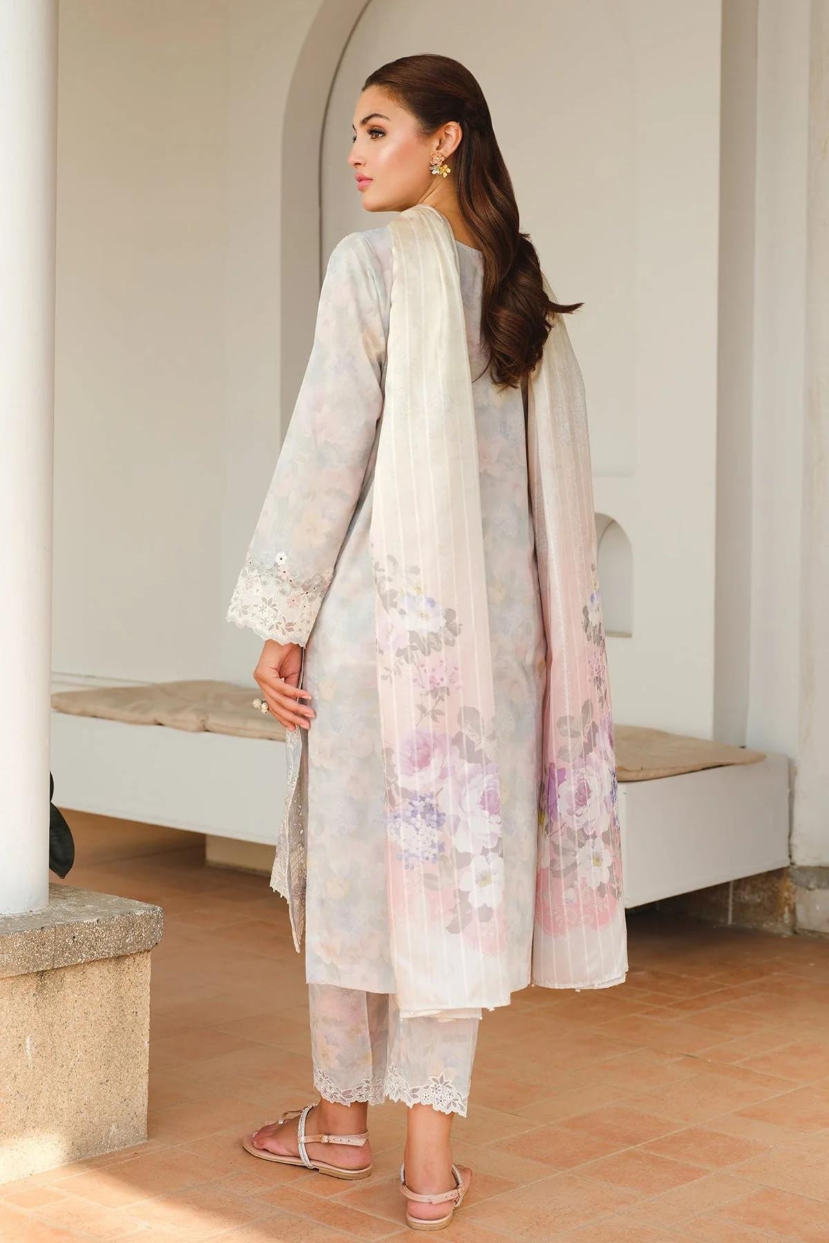 Women&#39;s Formal Wear Pakistani Outfits