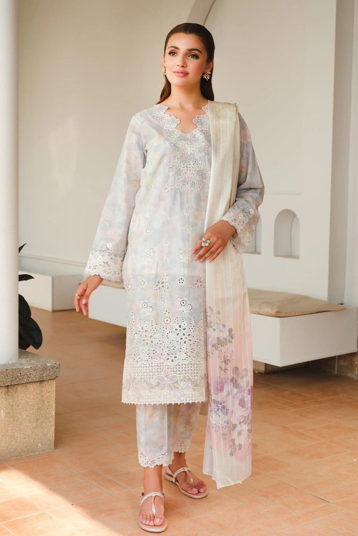 Women&#39;s Formal Wear Pakistani Outfits