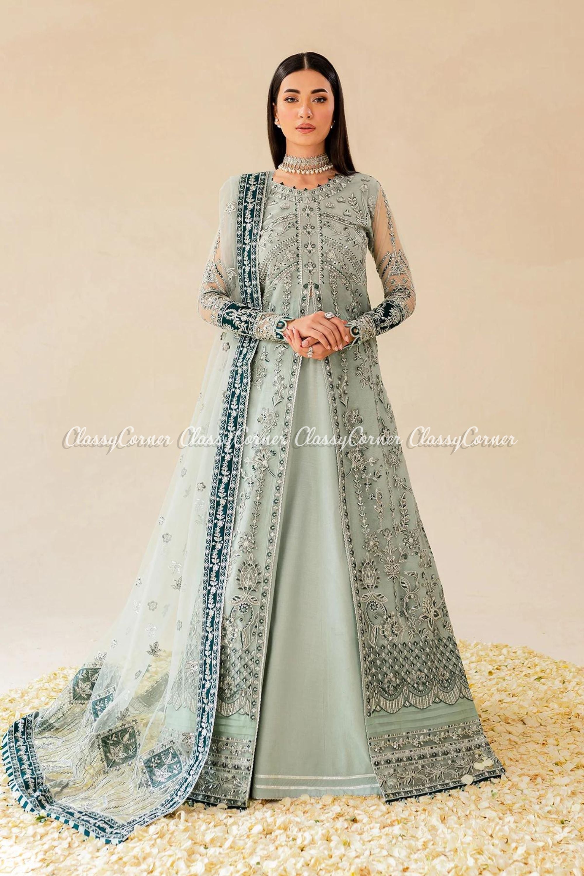 Latest Pakistani Wedding Outfits 