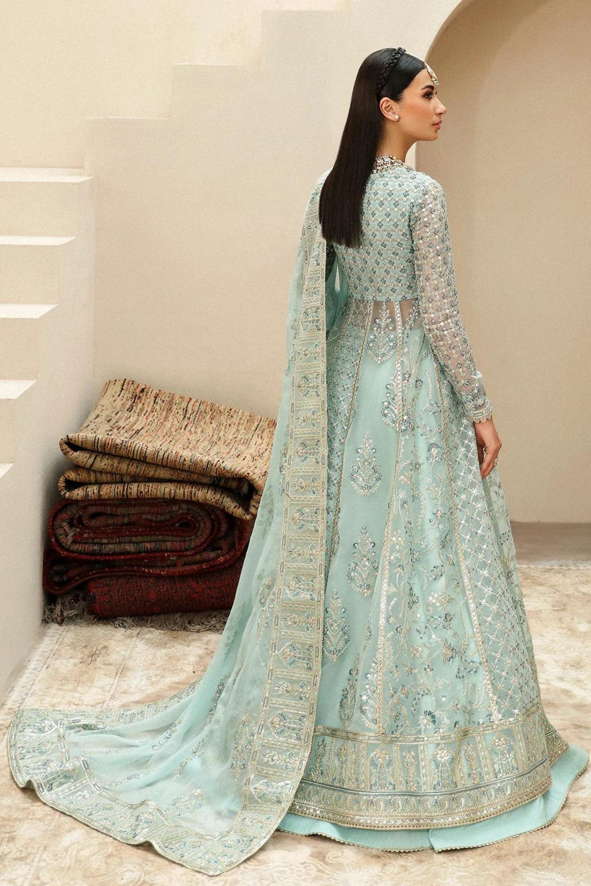 Traditional Pakistani Wedding Outfits 