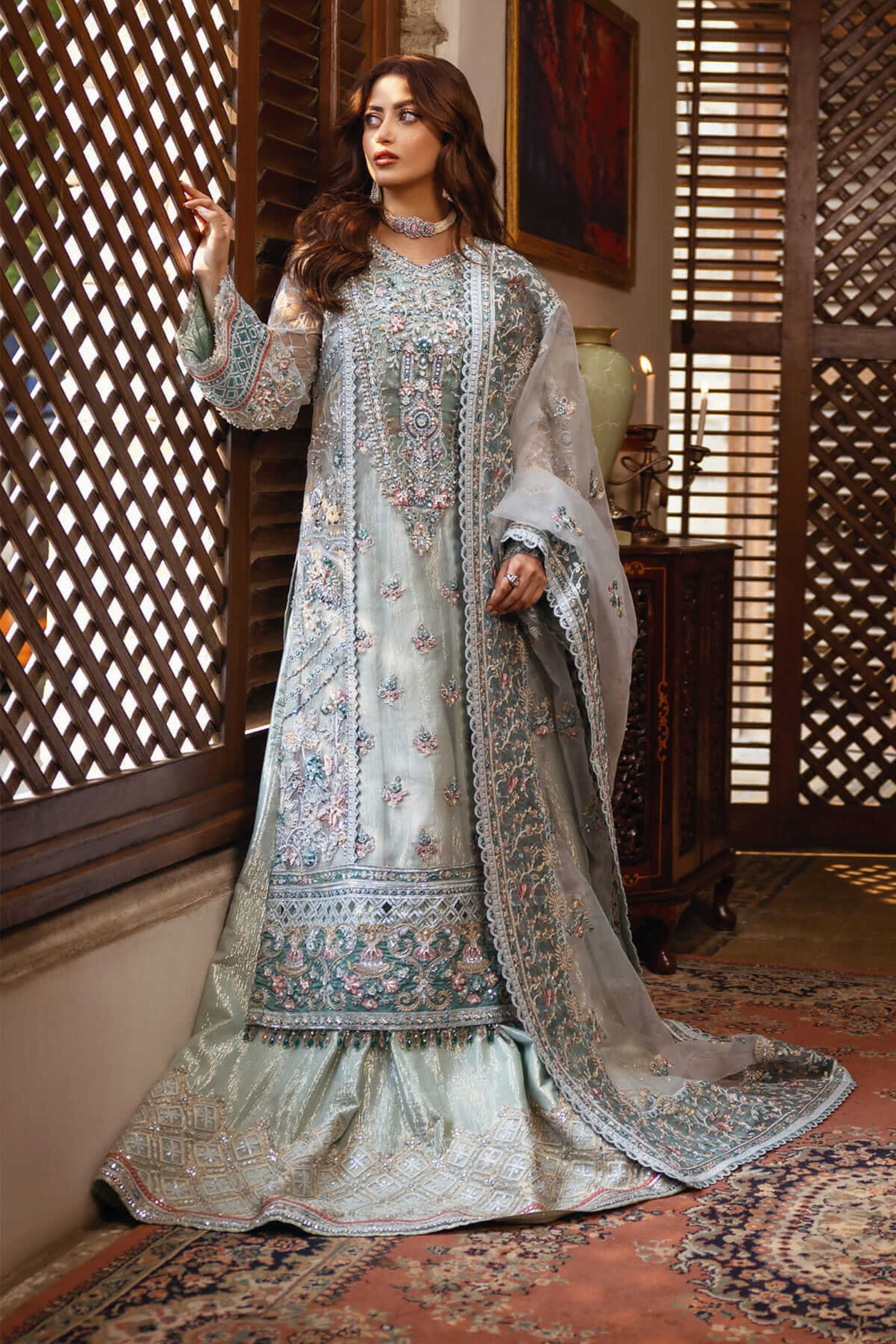 Latest Pakistani Wedding Outfits 2024