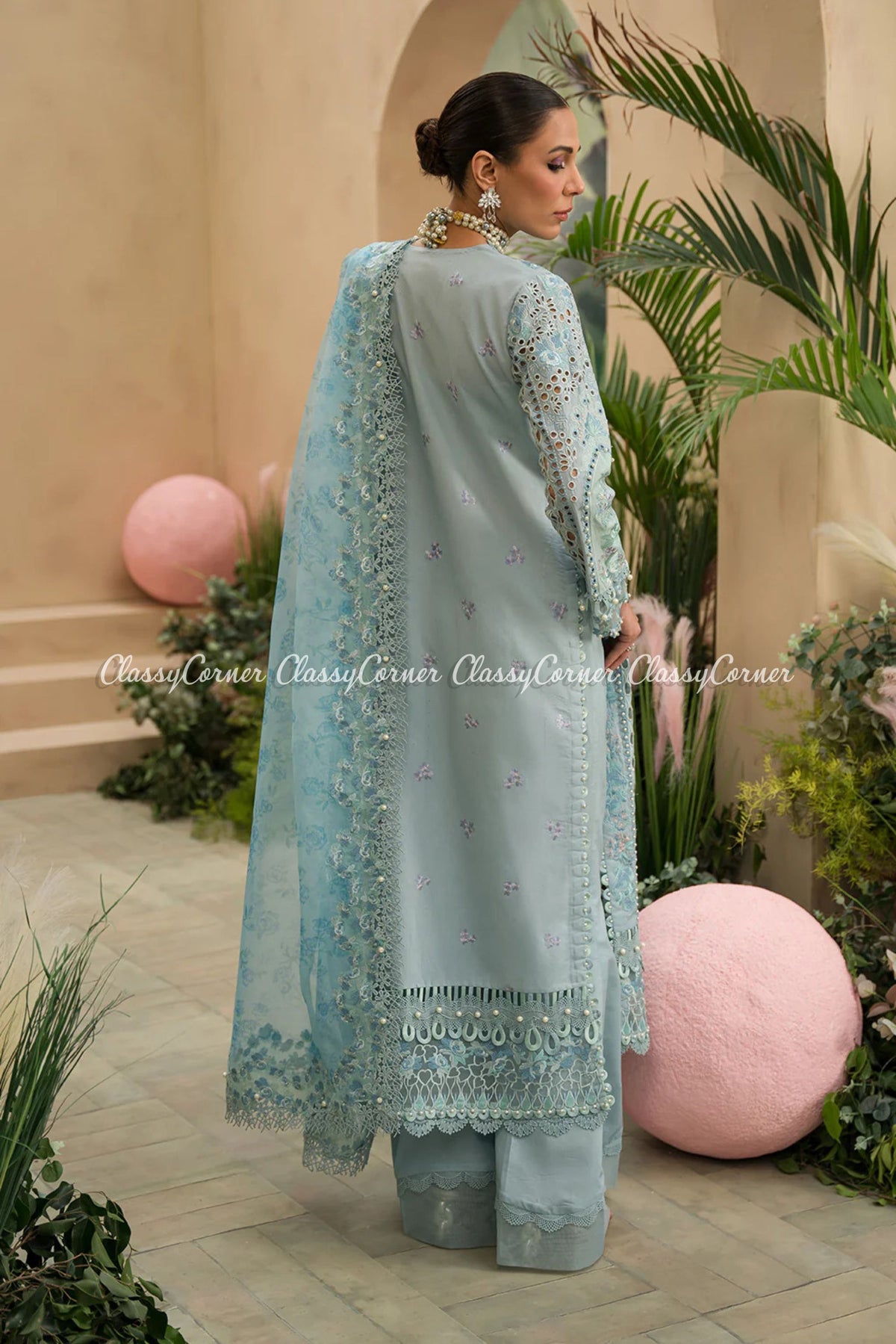 Pakistani Salwar Kameez