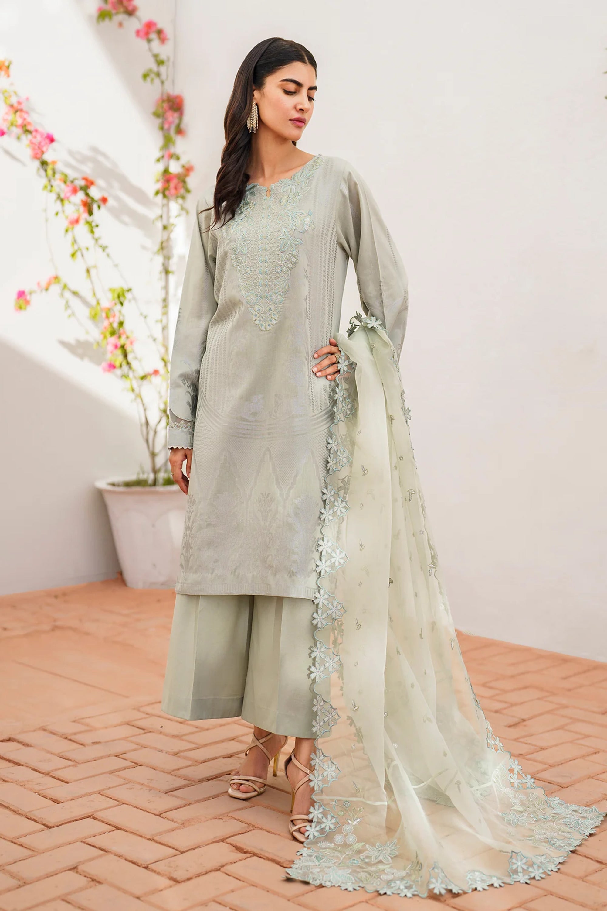  Pakistani Lawn Suits in USA