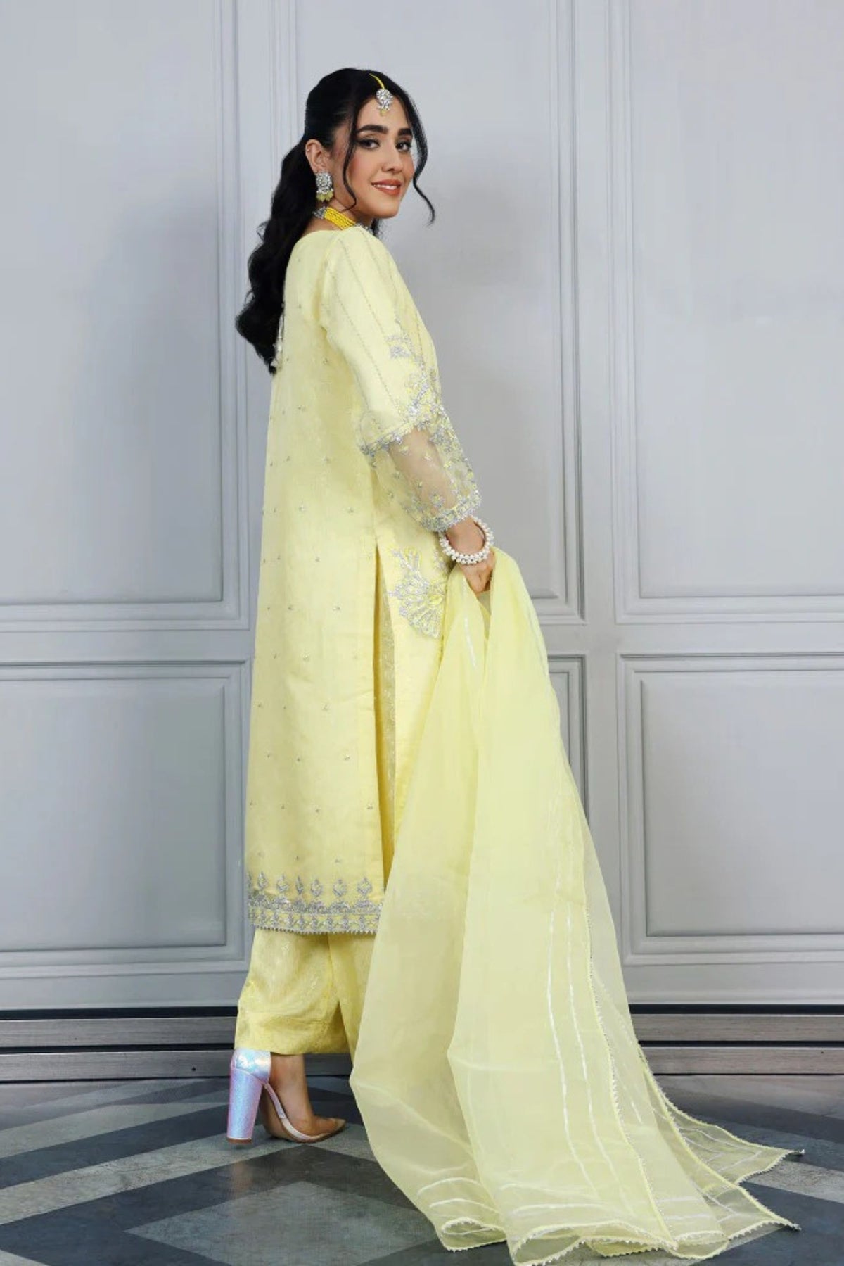 Pakistani Formal Suits For Women