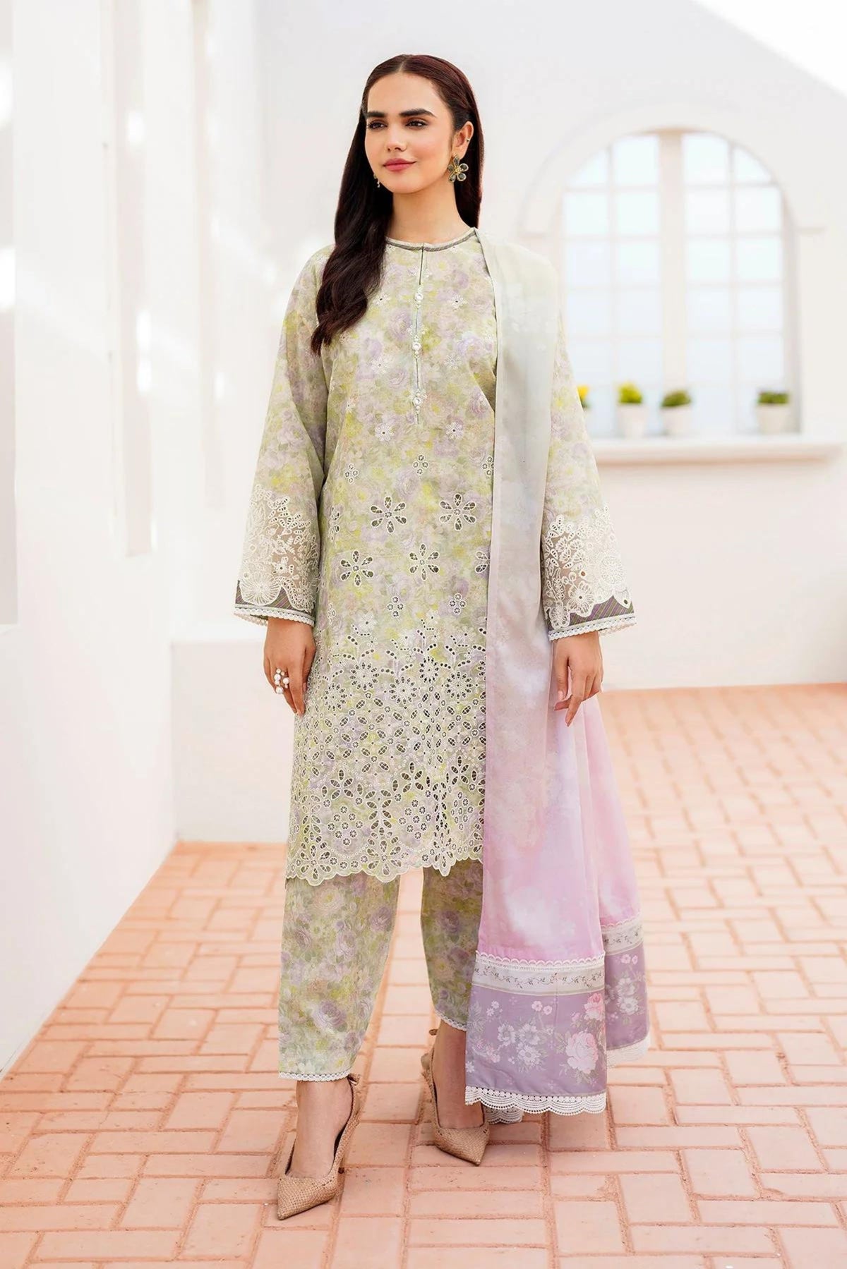 pakistani guest formal outfits