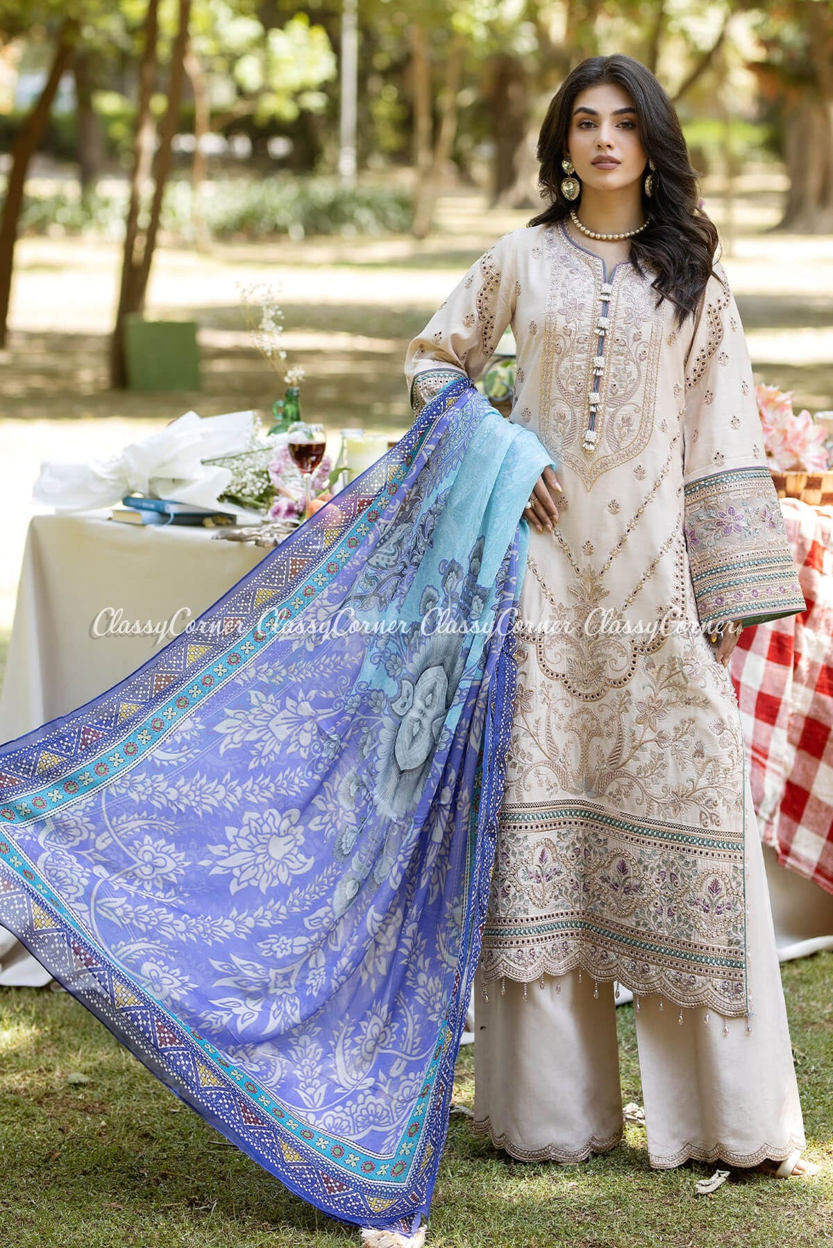 Places To Buy Women&#39;s Pakistani Lawn Outfits | Classy Corner AU