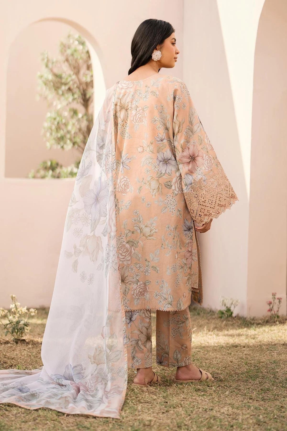 Pakistani Formal Wear Lawn Outfits 