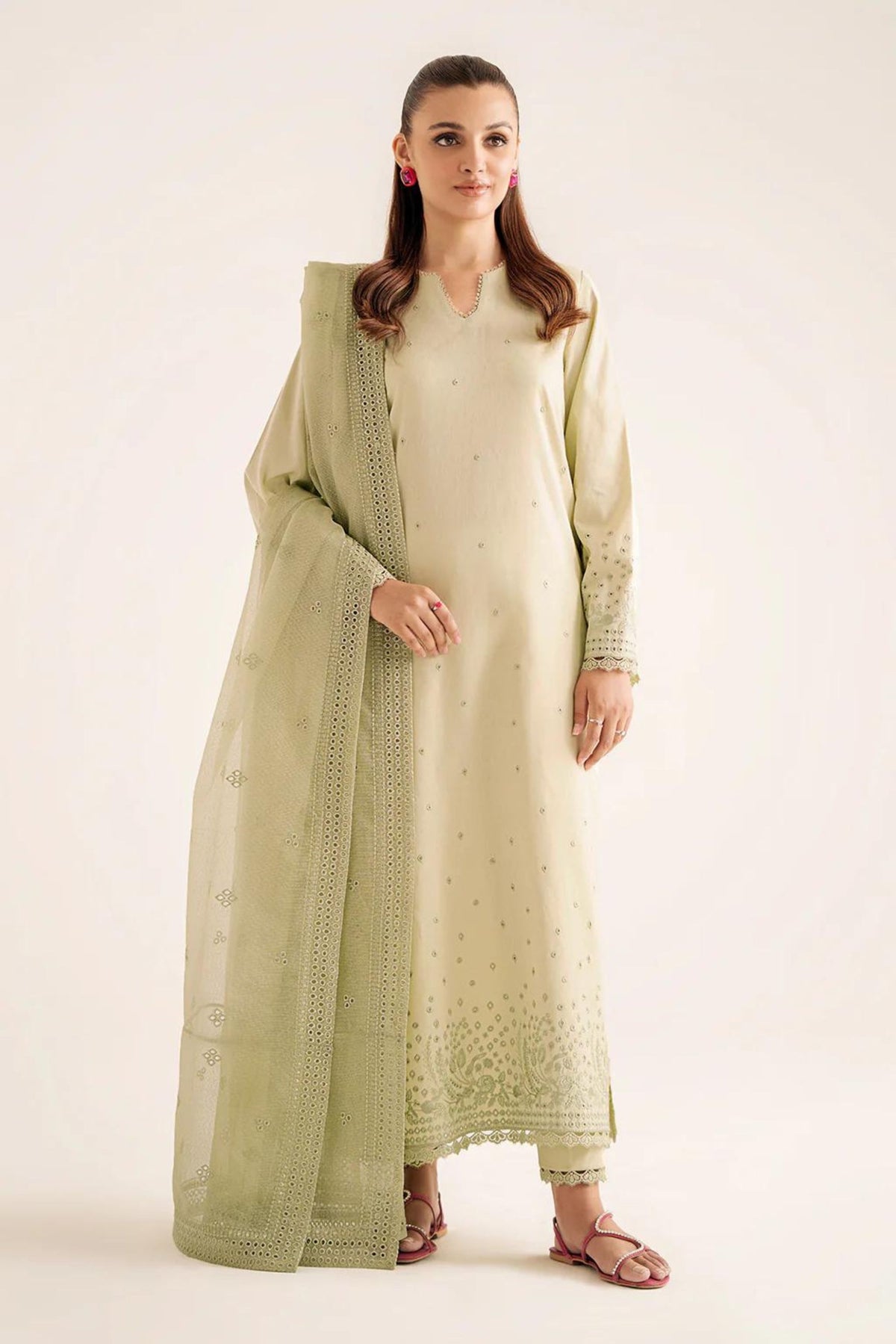 Pakistani readymade lawn suits 