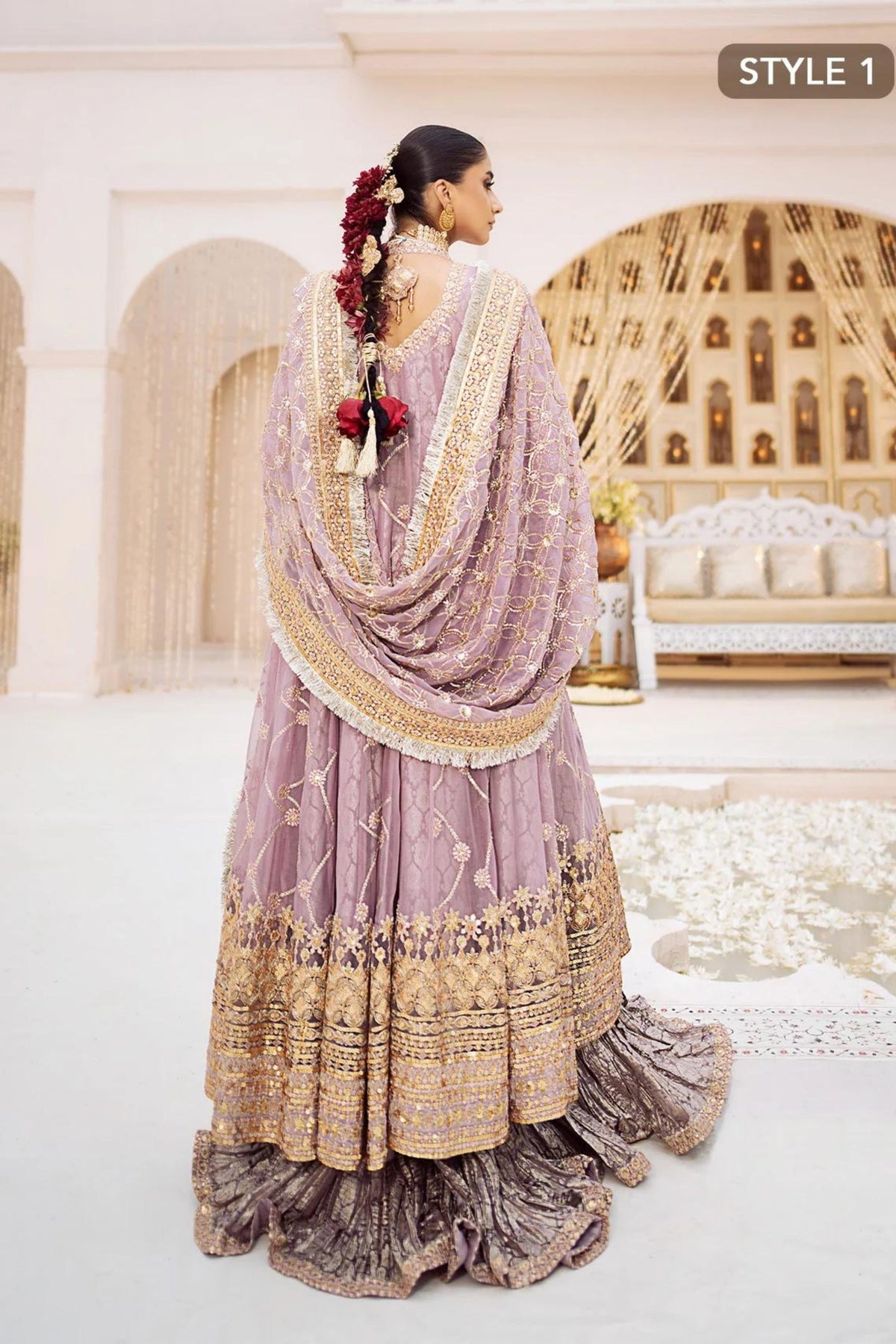 Pakistani Wedding Women Outfits 