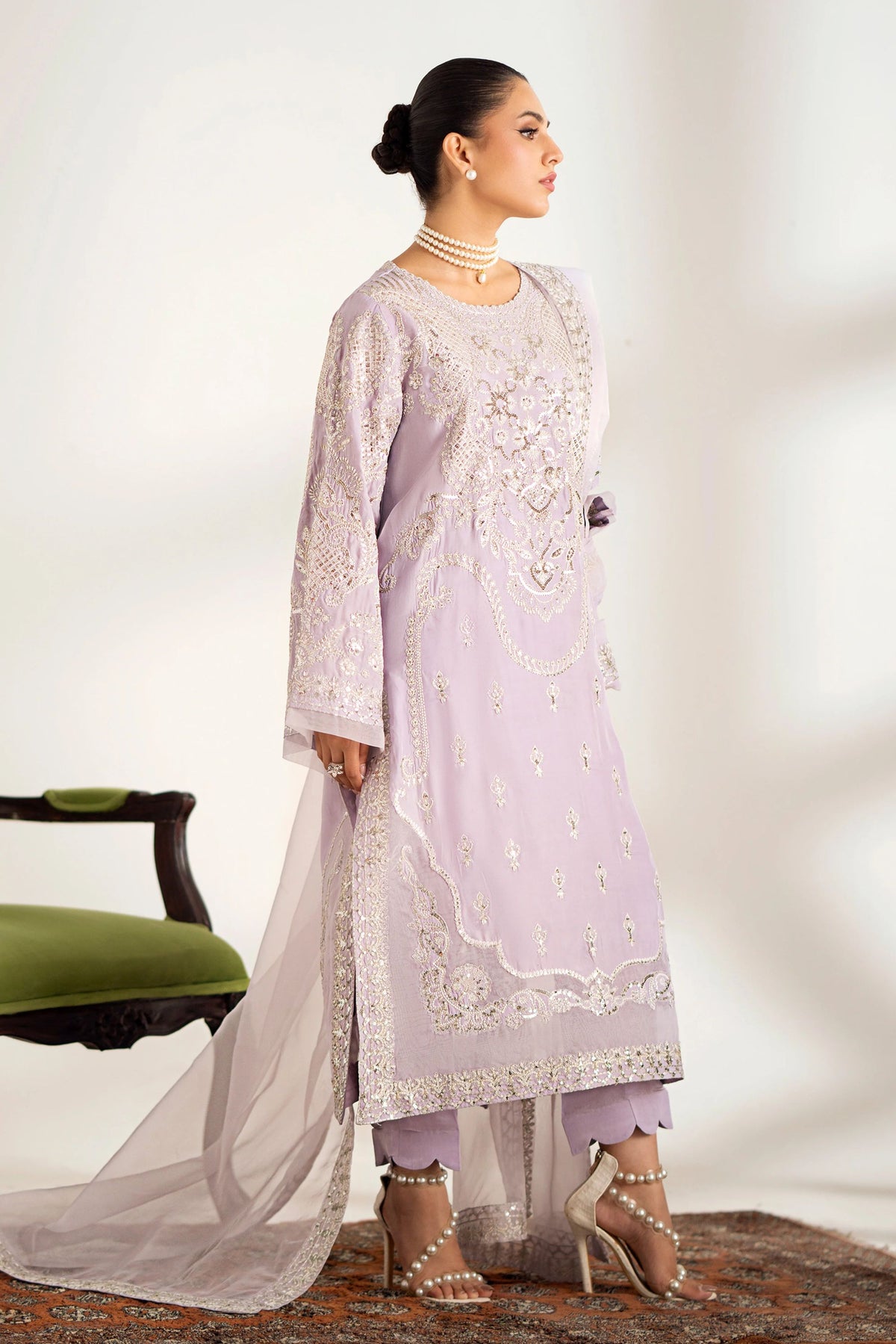 Party wear Suits For Pakistani Wedding Function