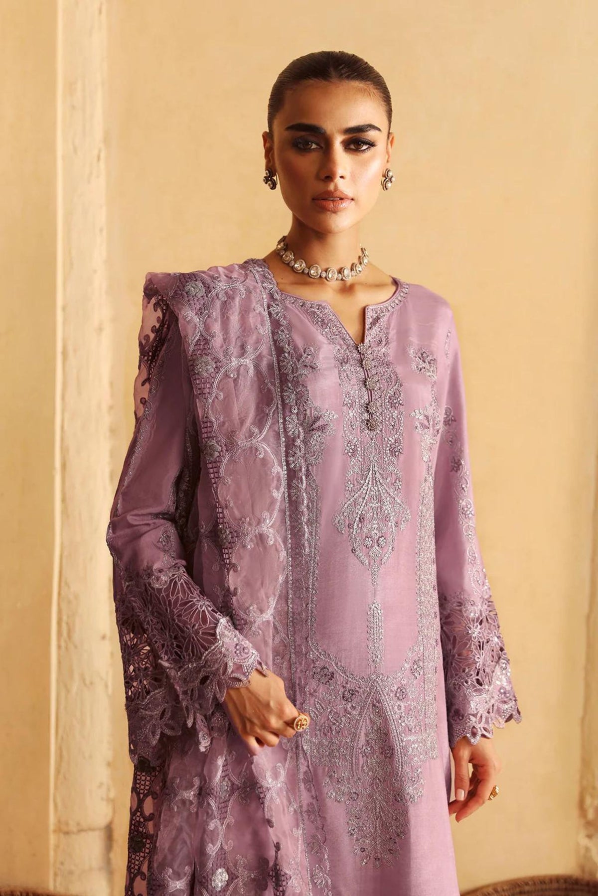 Traditional Pakistani Wedding Clothing 