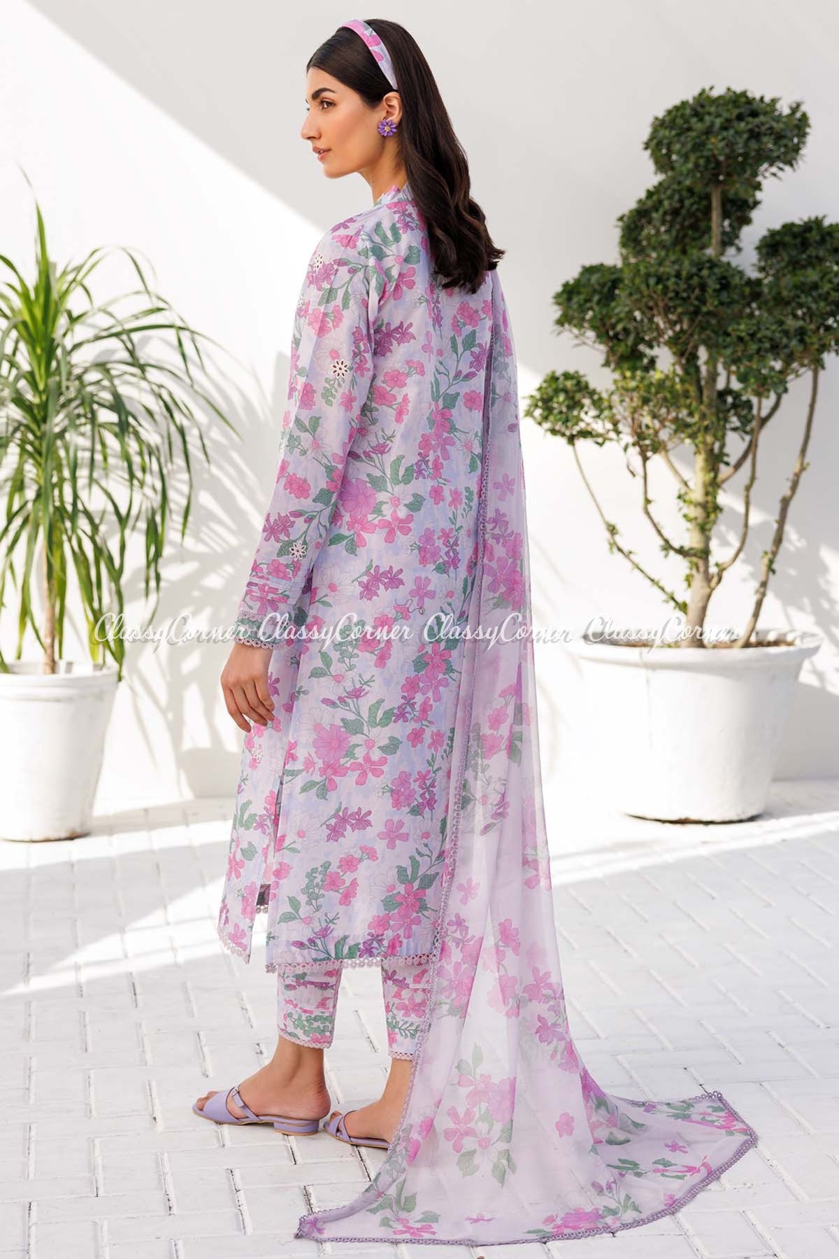 Semi Formal Suits For Pakistani Get Togethers