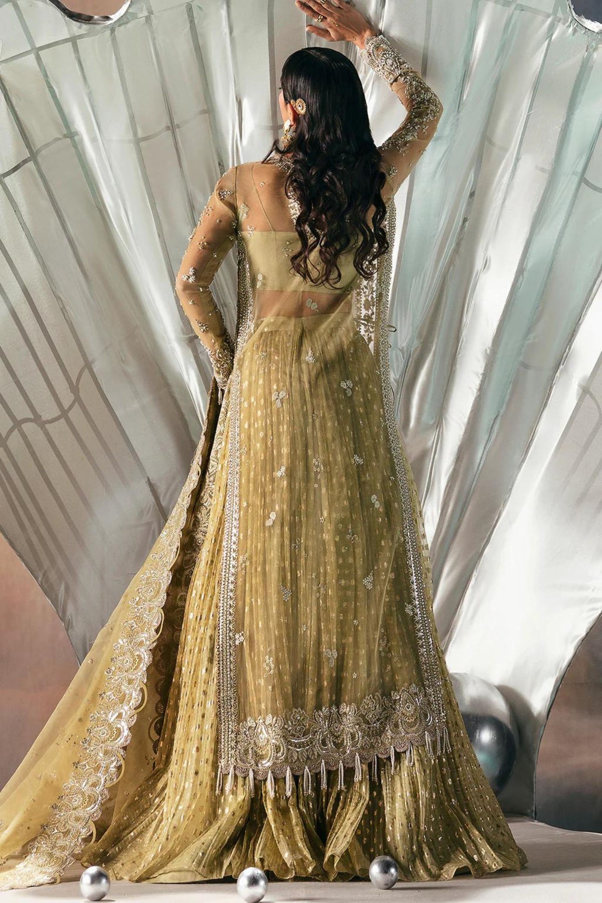 Pakistani Ladies Wedding Outfits 