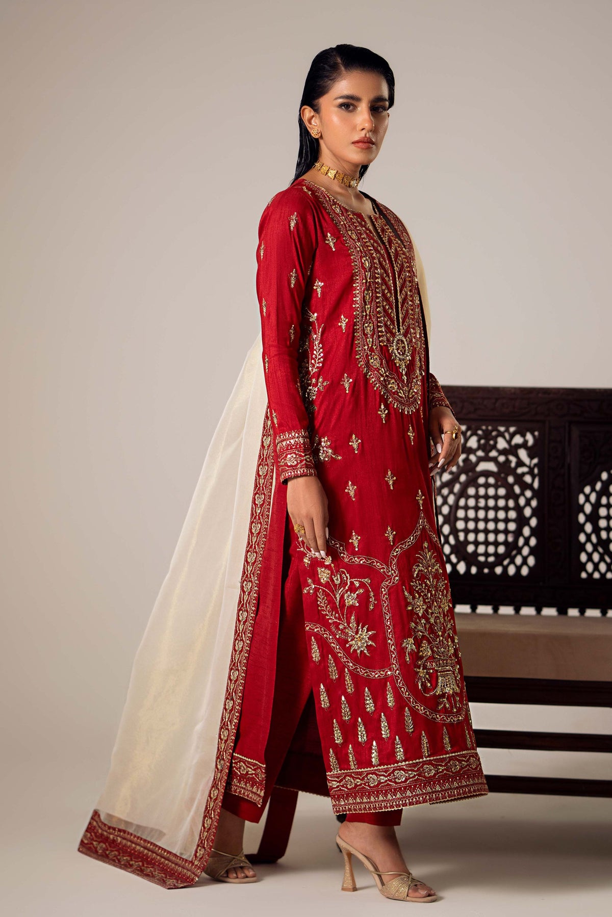 Party wear Suits For Pakistani Wedding Function