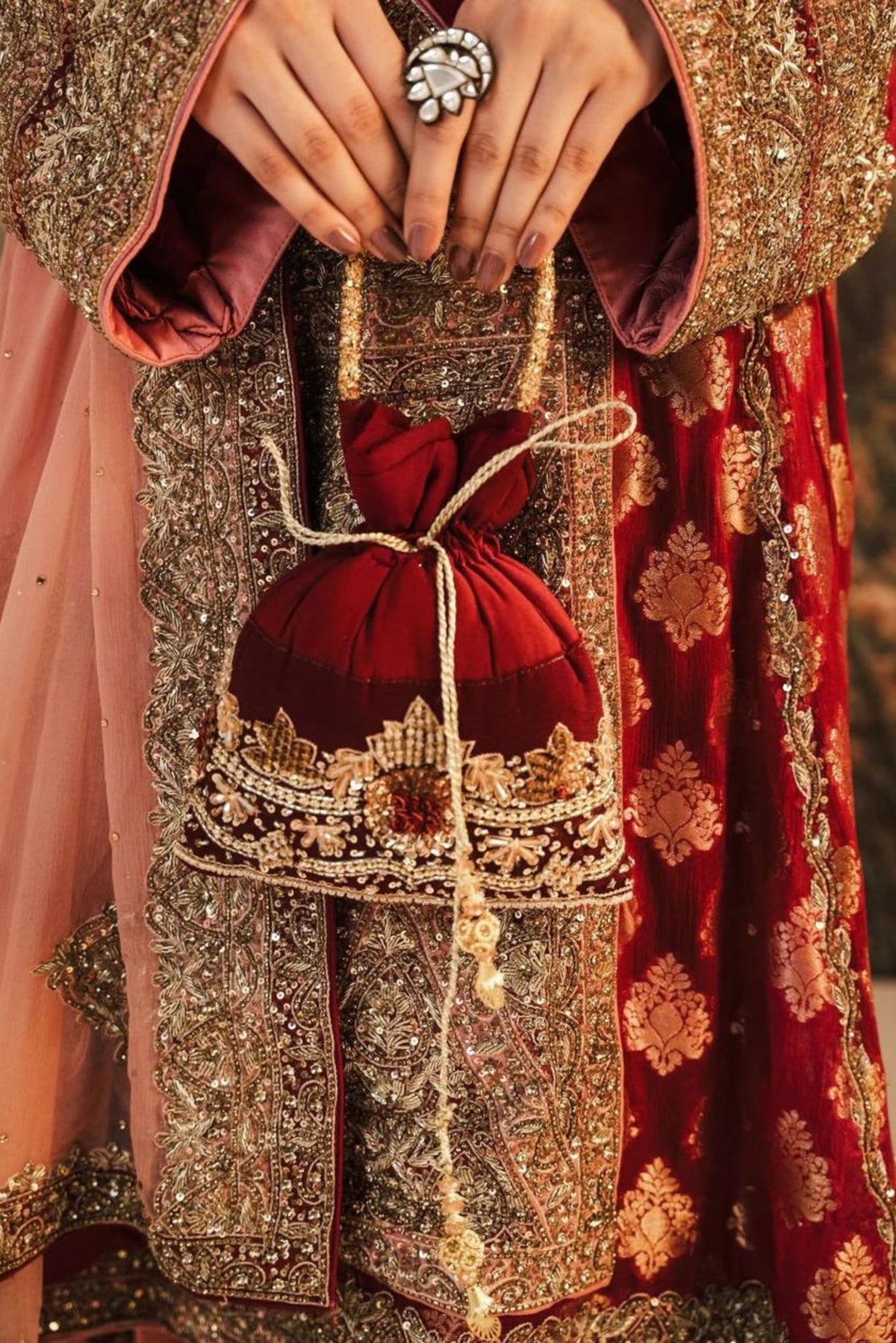 Traditional Pakistani Wedding Outfits