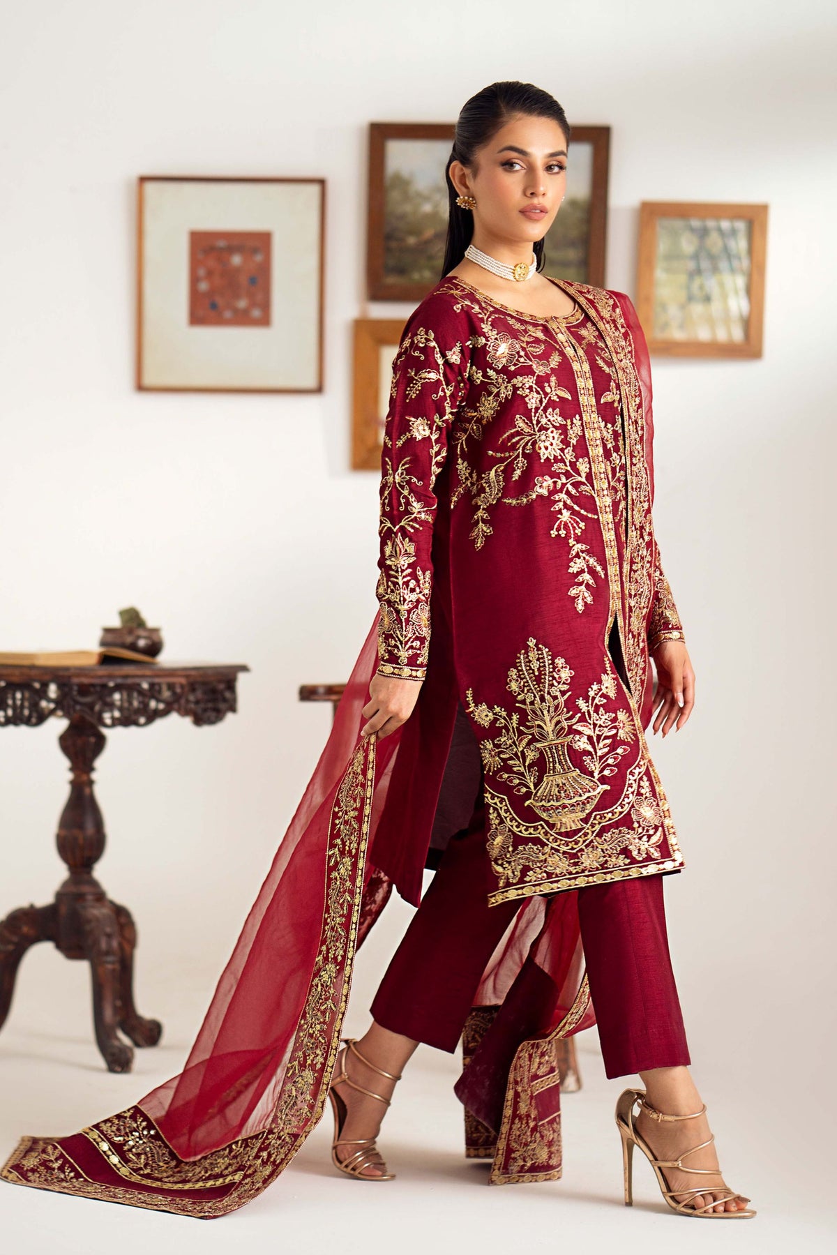 Party wear Suits For Pakistani Wedding Function