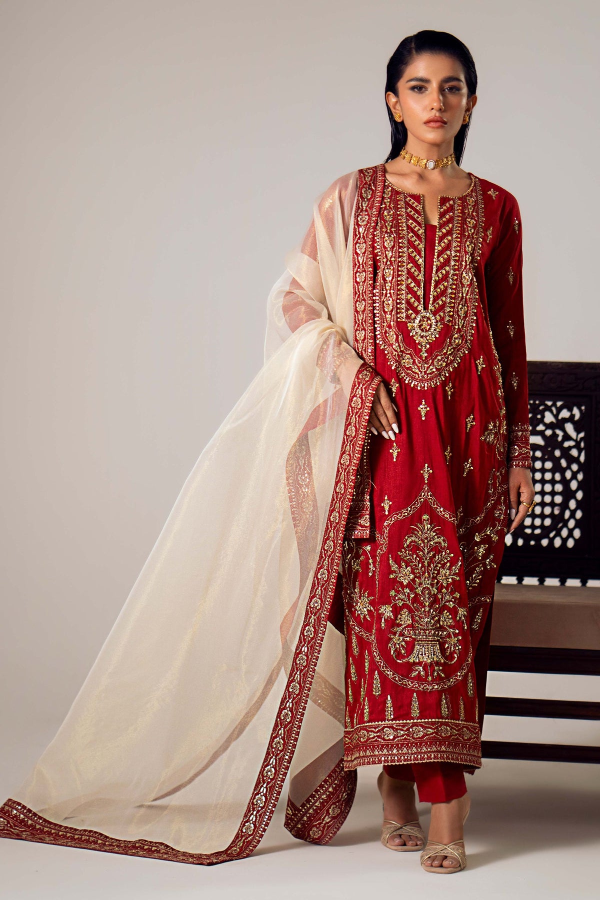 Party wear Suits For Pakistani Wedding Function