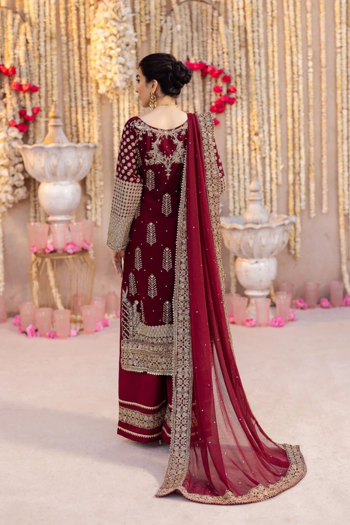 Pakistani Wedding Women Outfits