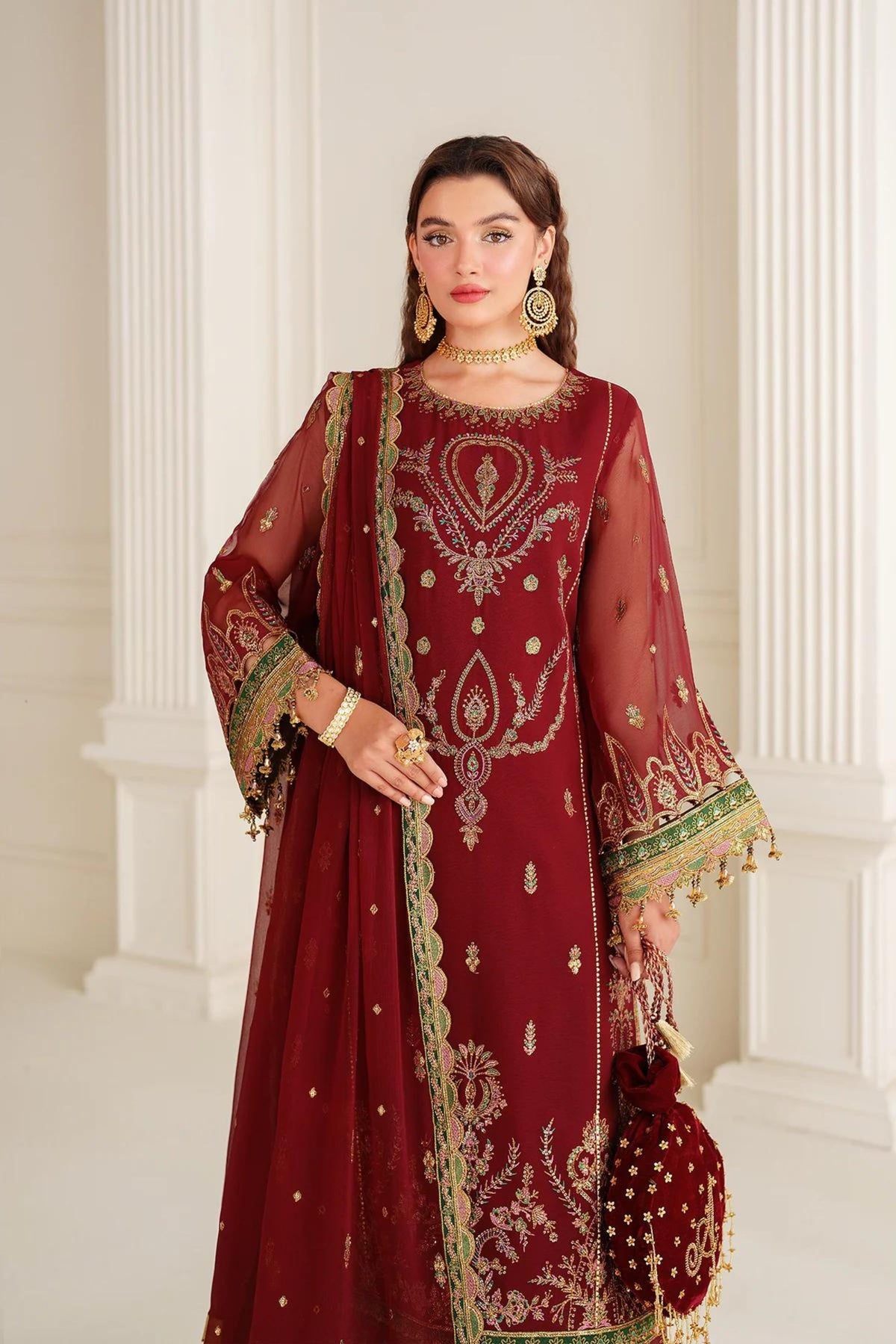 Traditional Pakistani Wedding Clothing 