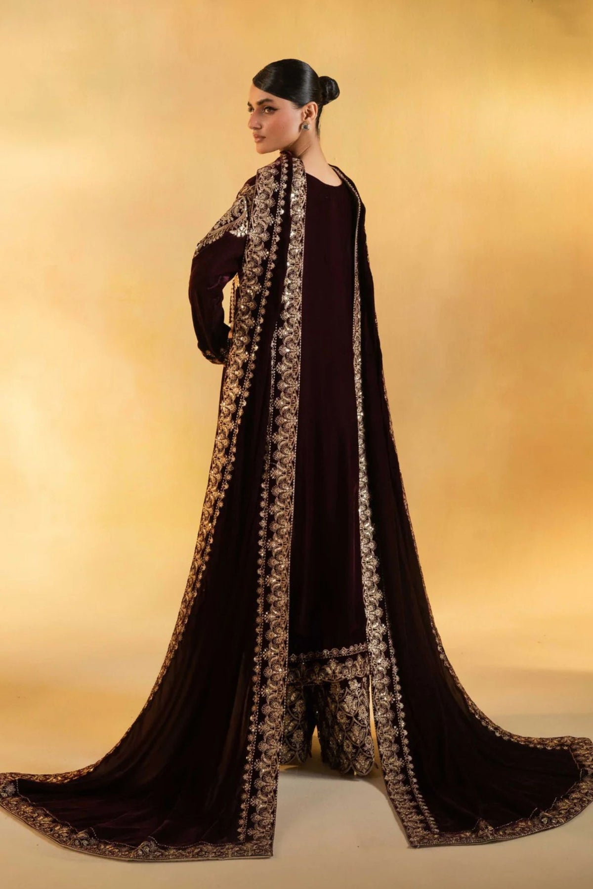 Pakistani Wedding Clothes For Females