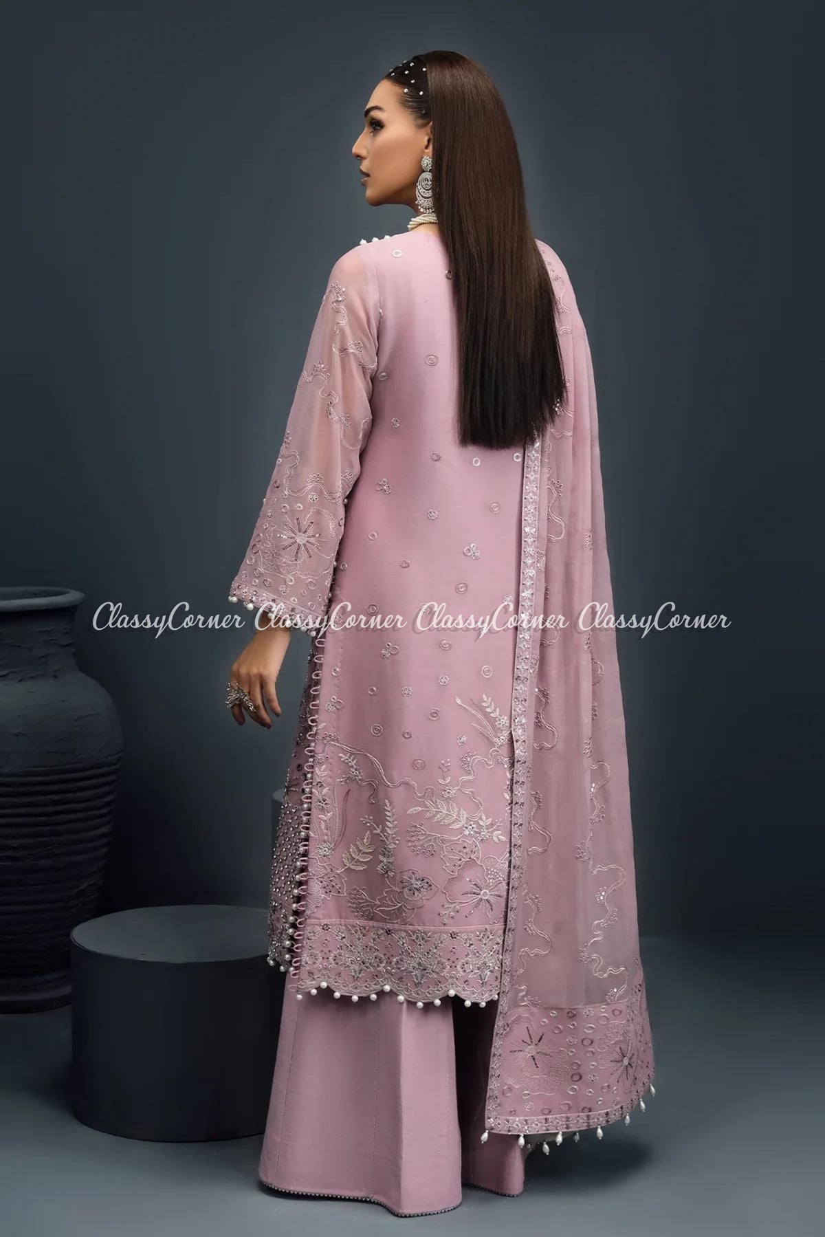 wedding outfits for women pakistani