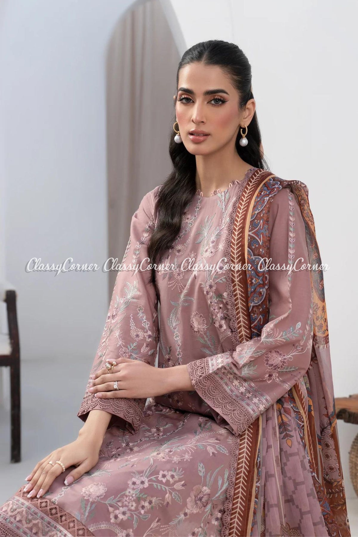 Pakistani Latest lawn Outfits 2024