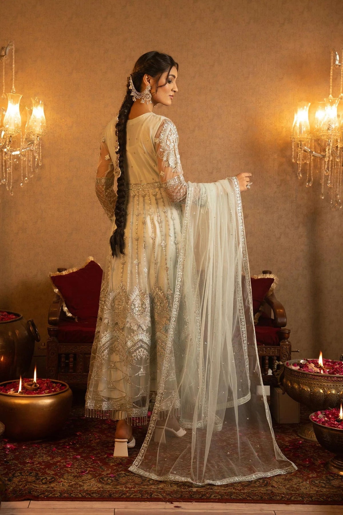 Pakistani Ladies Wedding Outfits