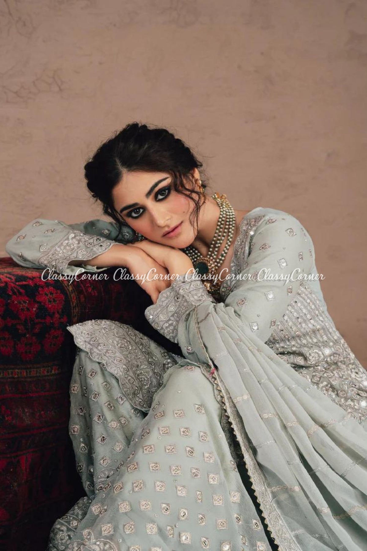 traditional pakistani wedding clothing