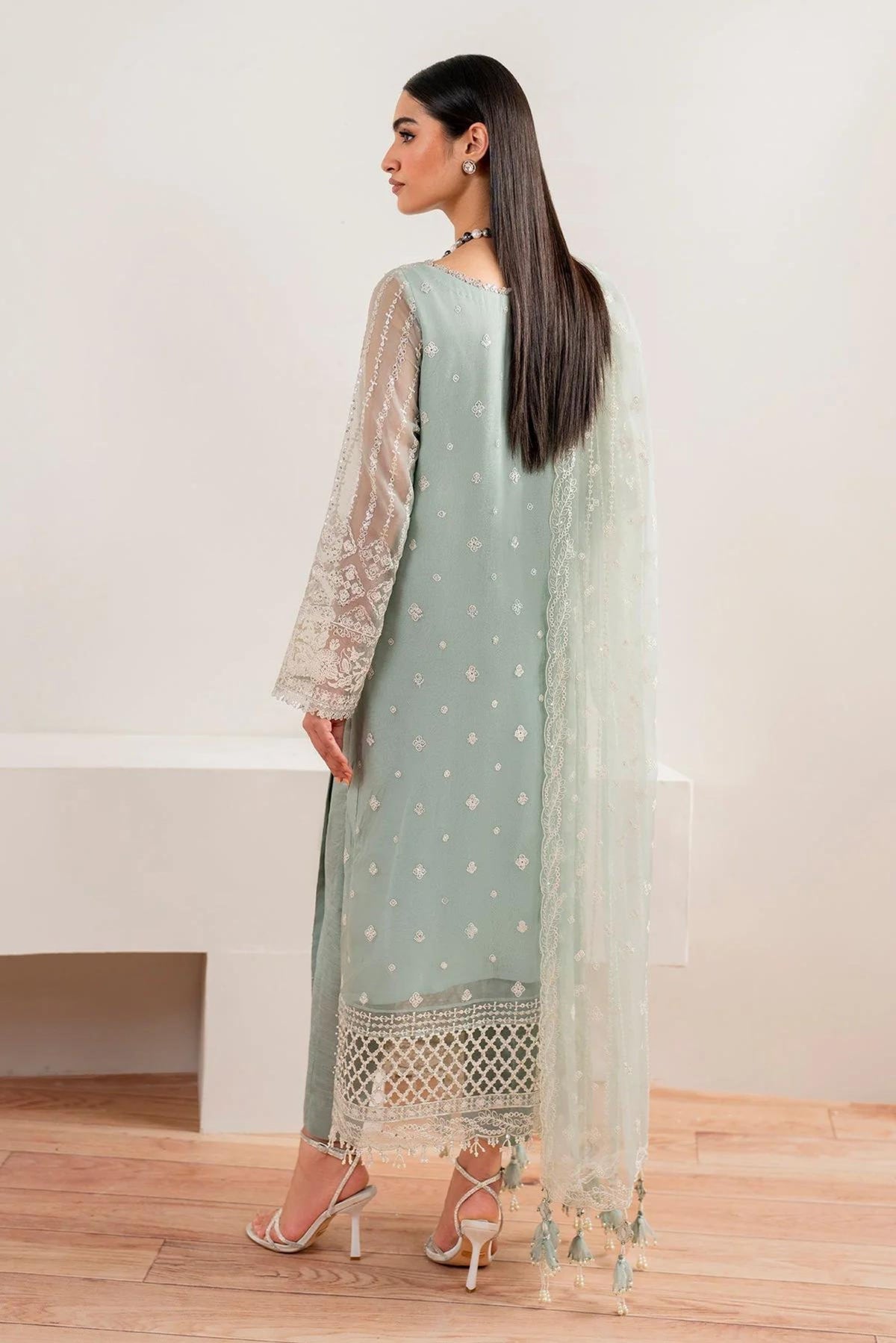 Pakistani Wedding Suits For Women