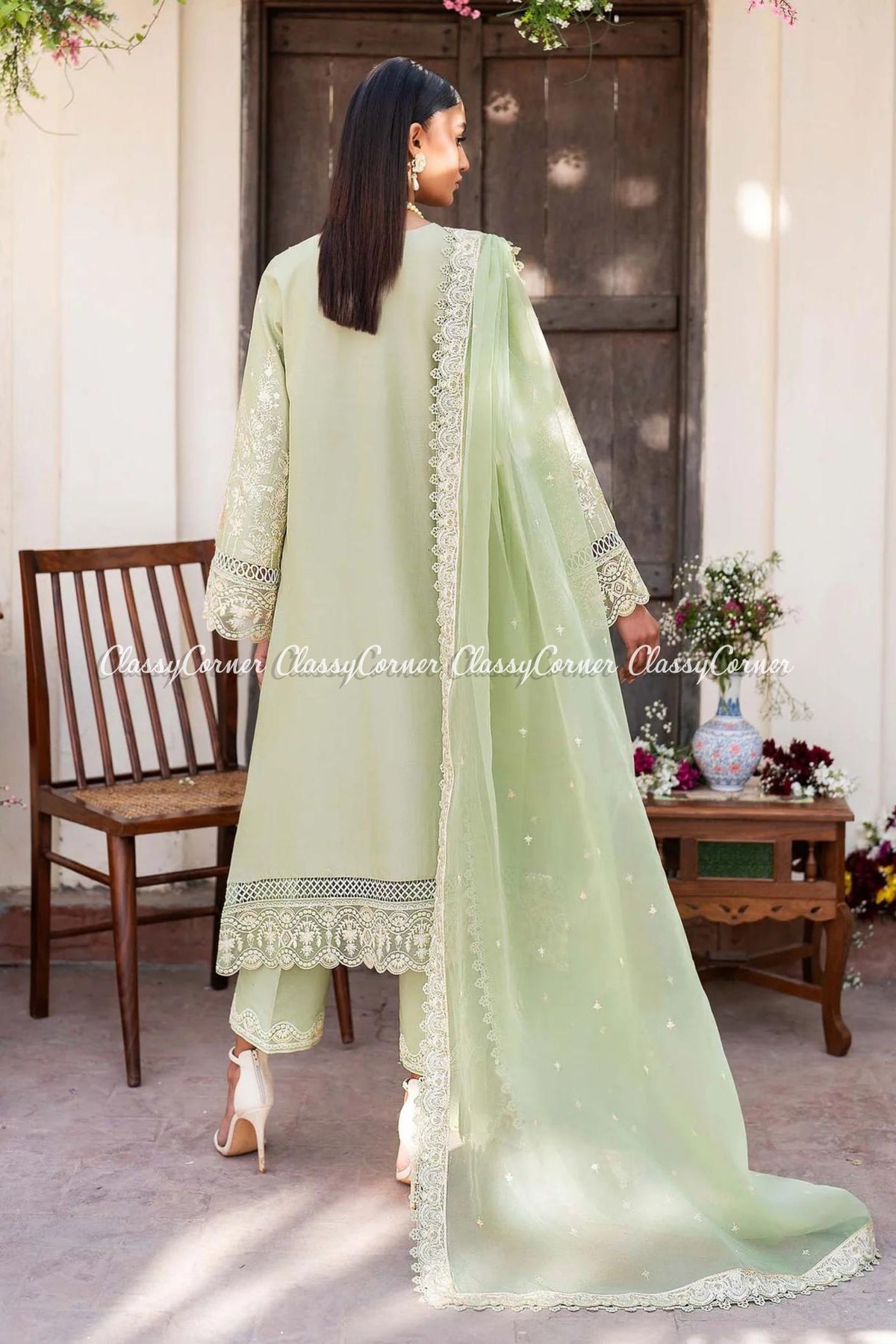 best pakistani wedding outfits