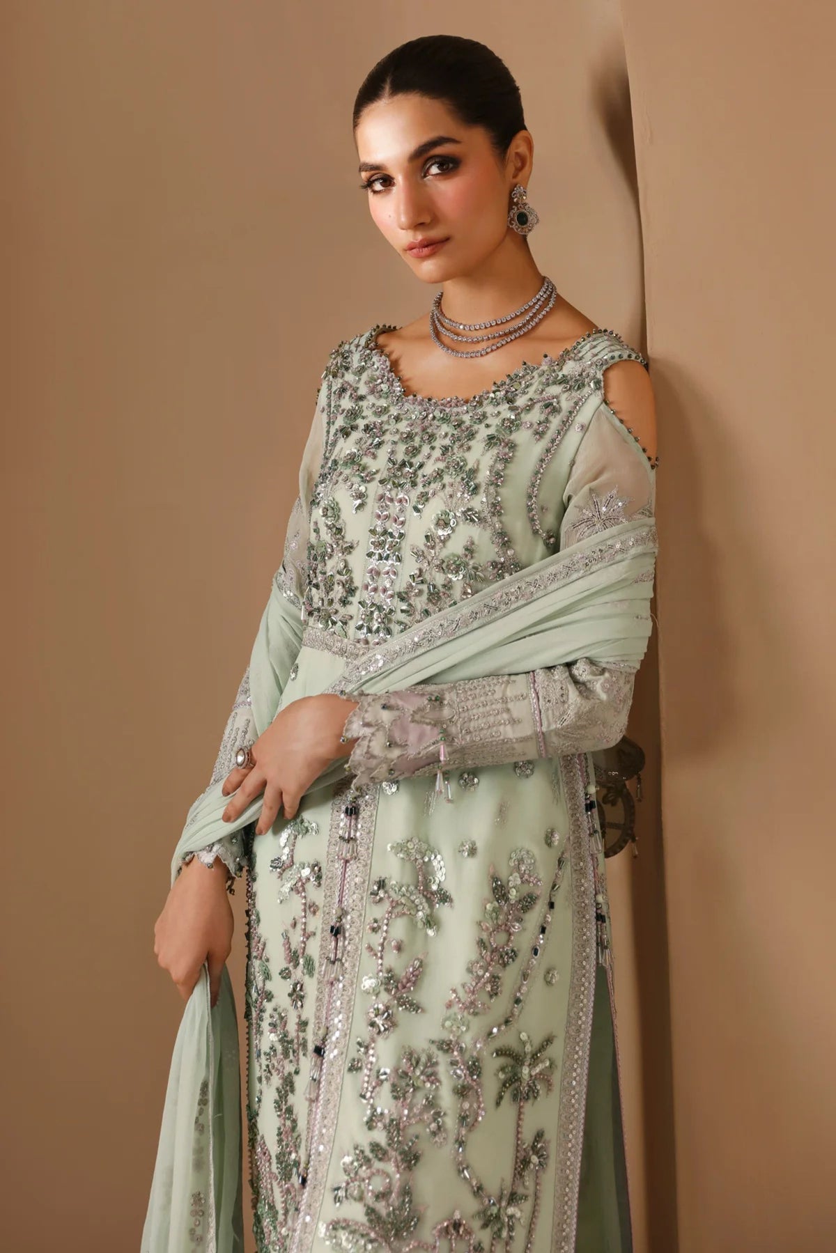 Pakistani Wedding Women Outfits