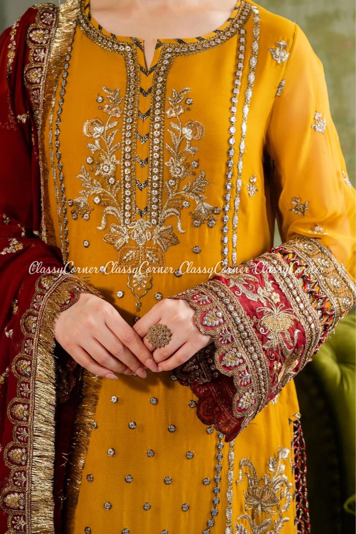 Mehndi wear outfits for Weddings 
