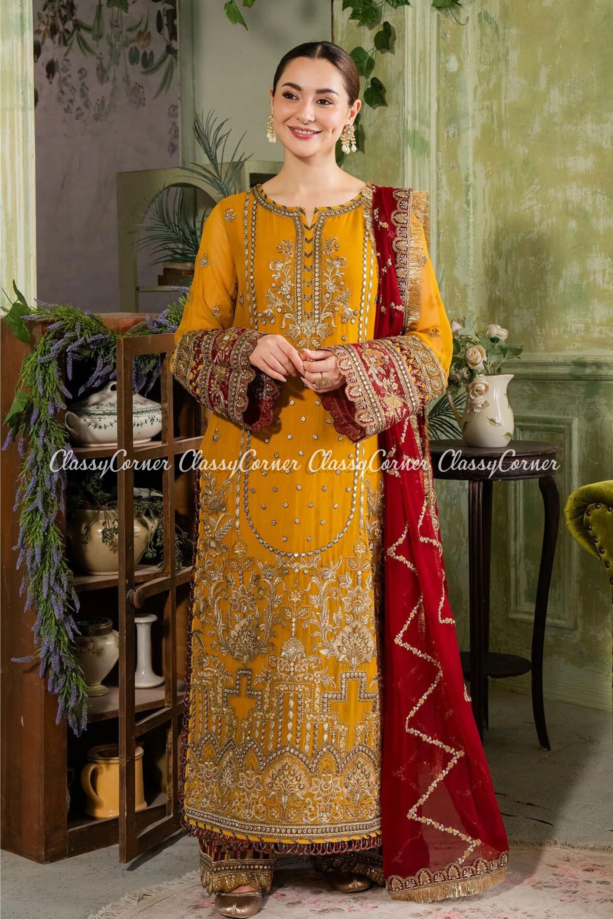 Mehndi wear outfits for Weddings 