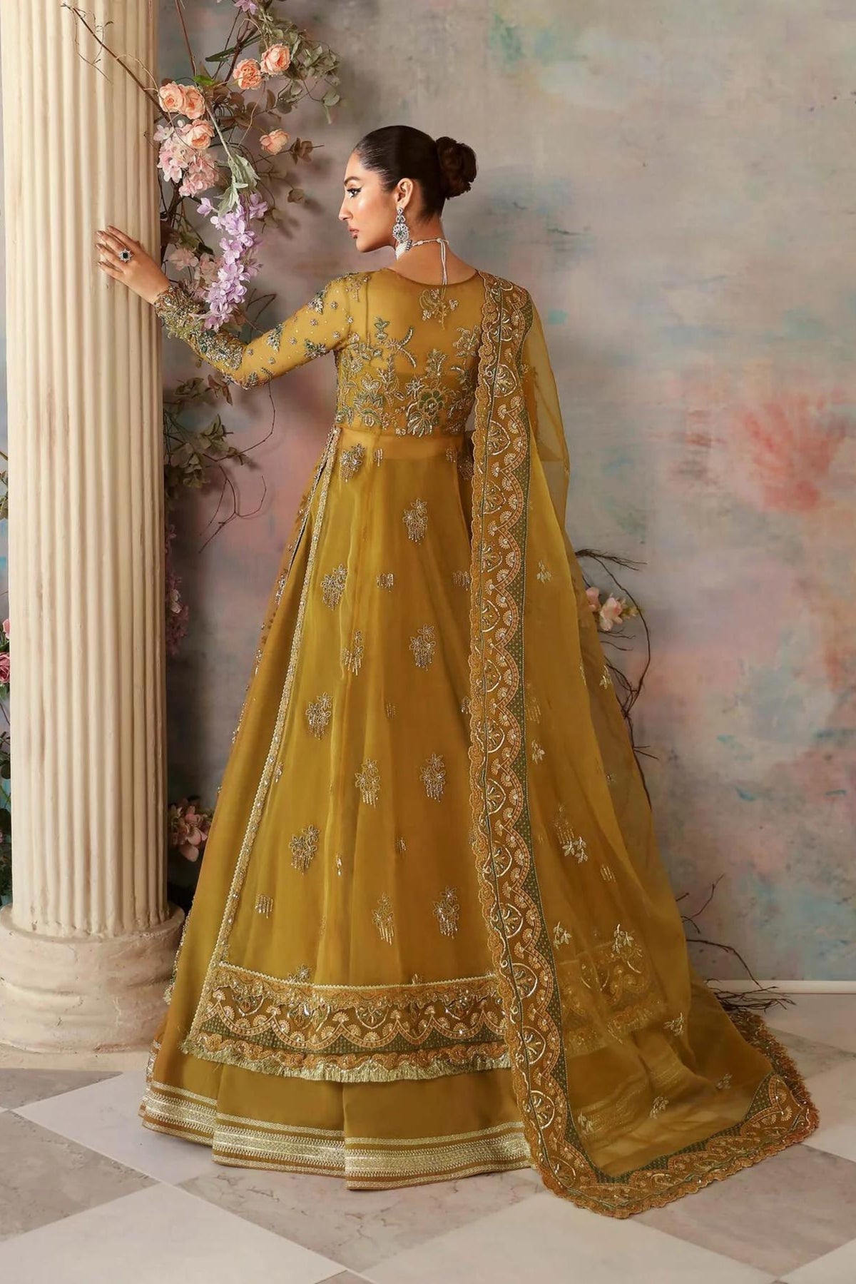 Pakistani Ladies Wedding Outfits