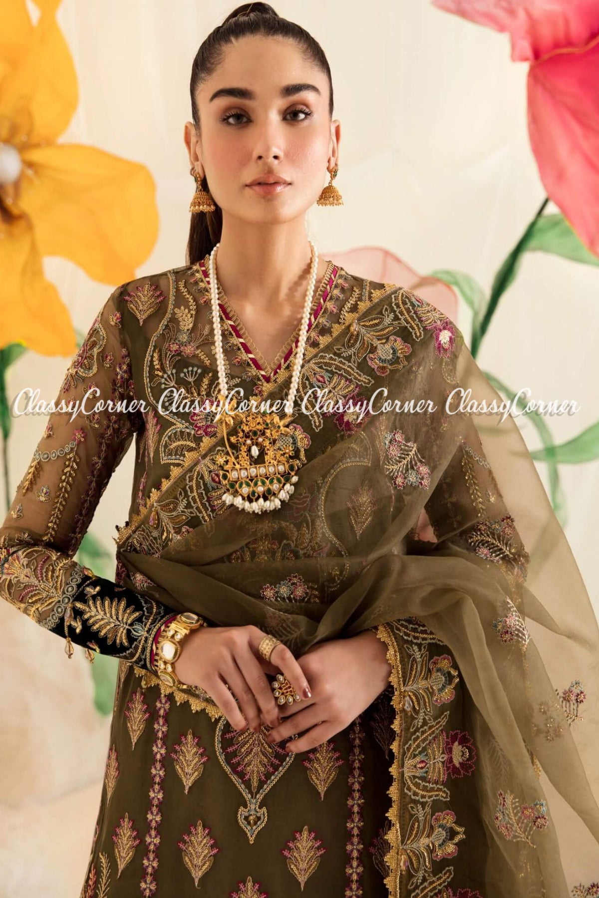 Pakistani Wedding Outfits For Ladies