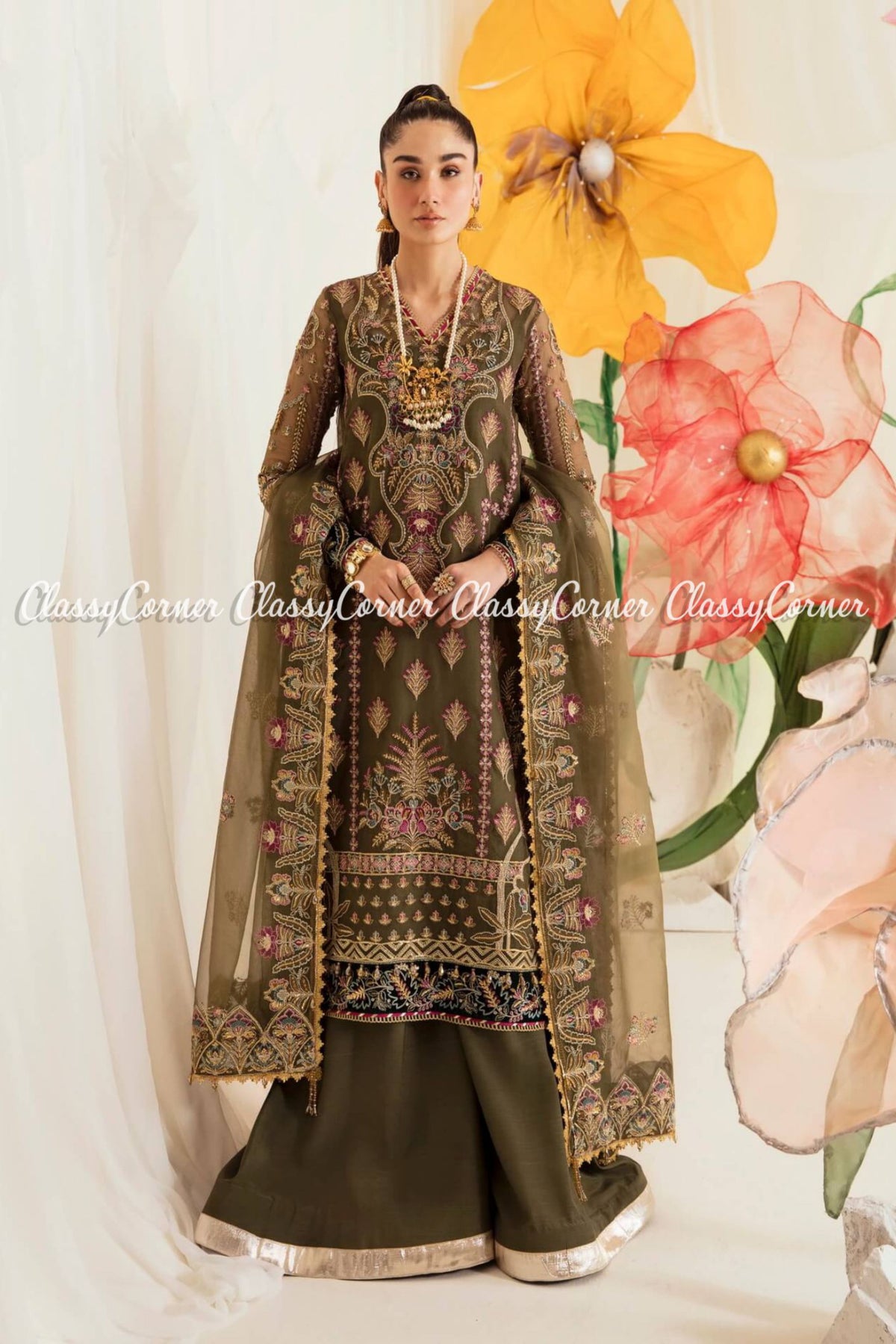 Pakistani Wedding Outfits For Ladies