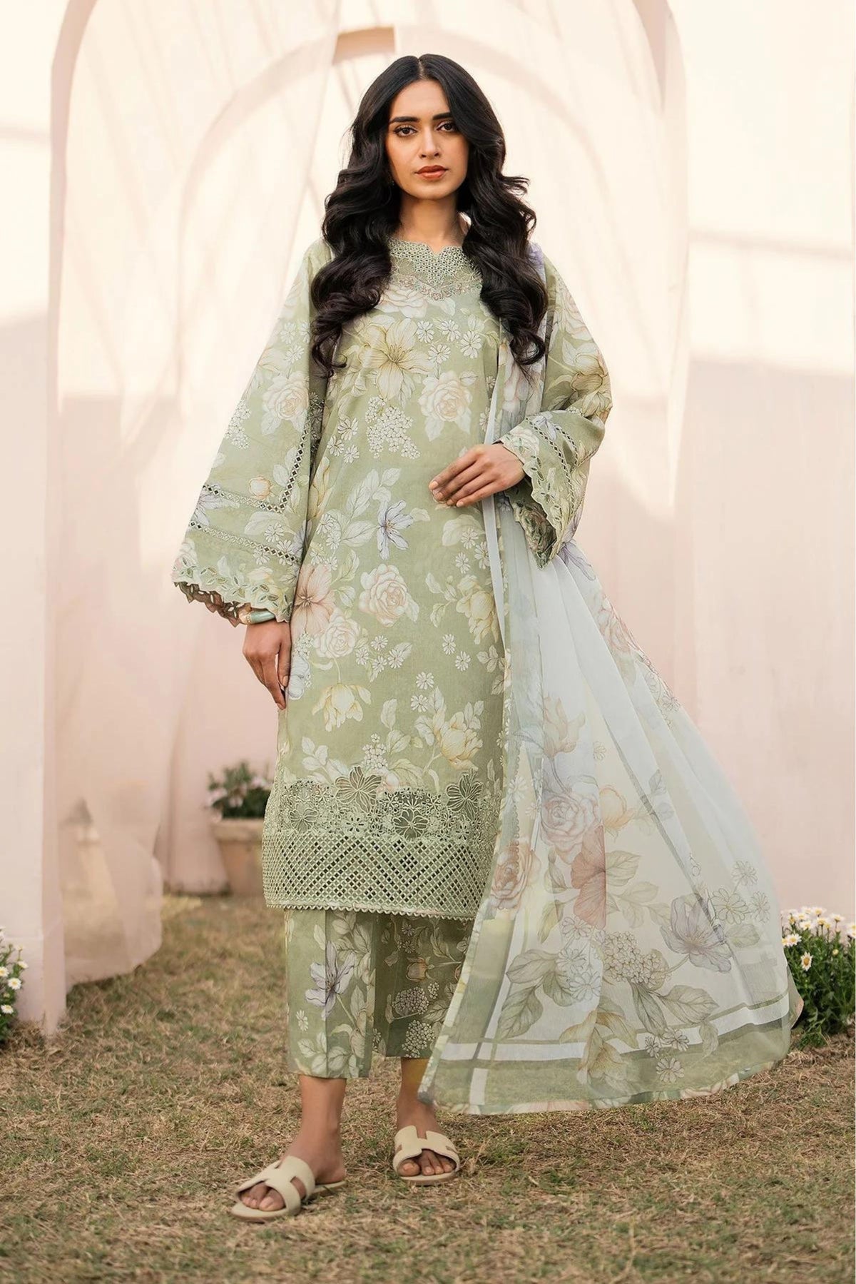 Women Lawn Readymade Suits Online