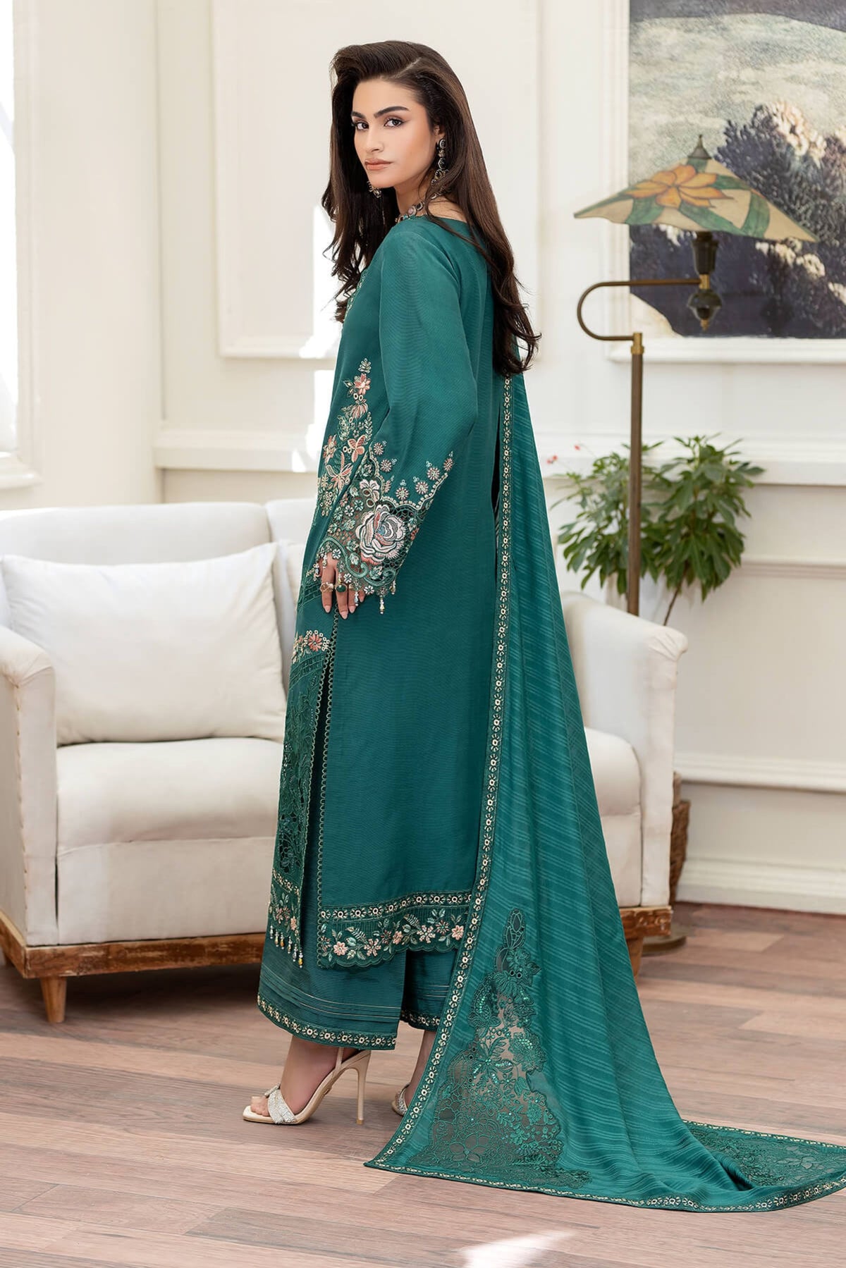 Pakistani Party Wear Suits For Weddings