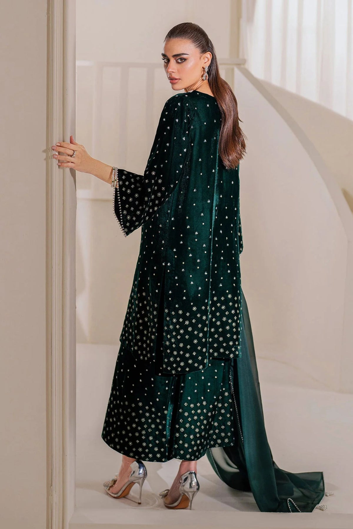 Pakistani Velvet Outfits Online