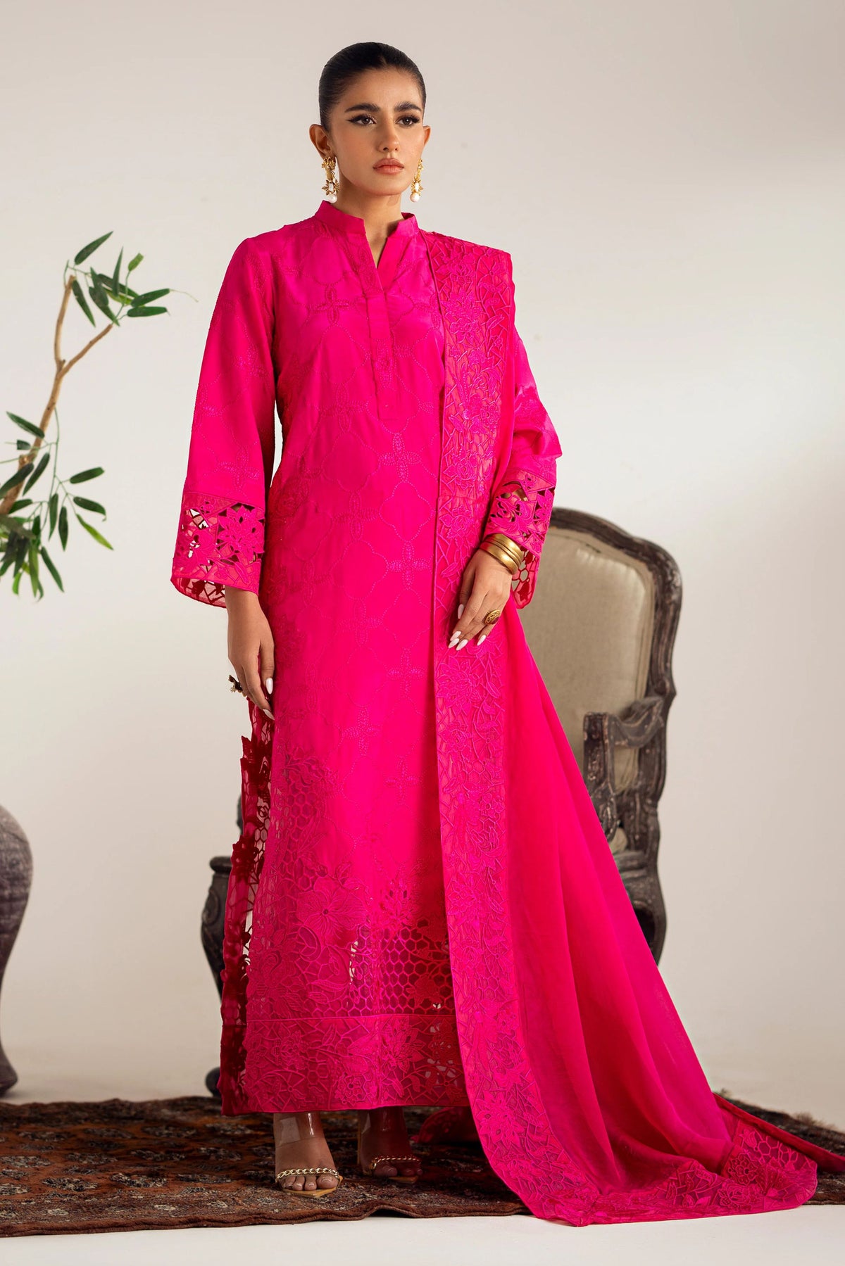 Party wear Suits For Pakistani Wedding Function