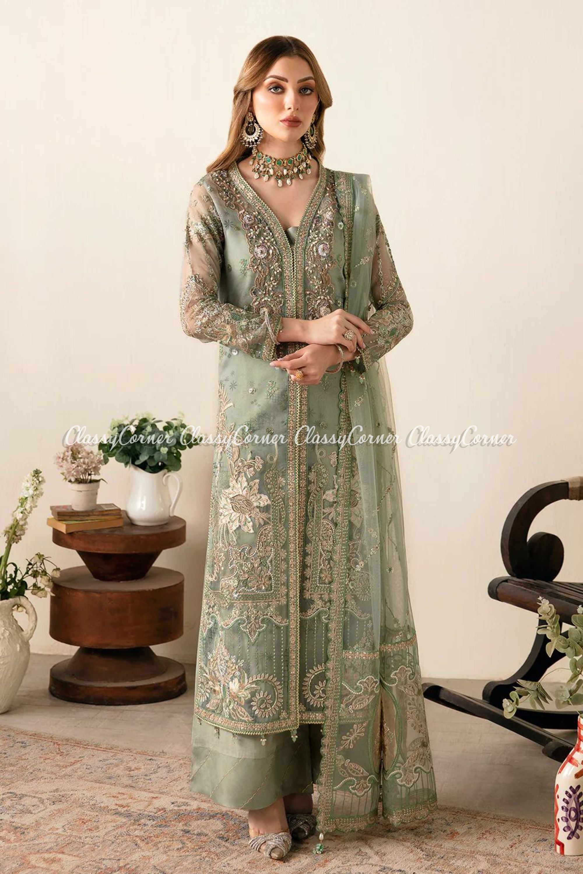 latest pakistani wedding outfits