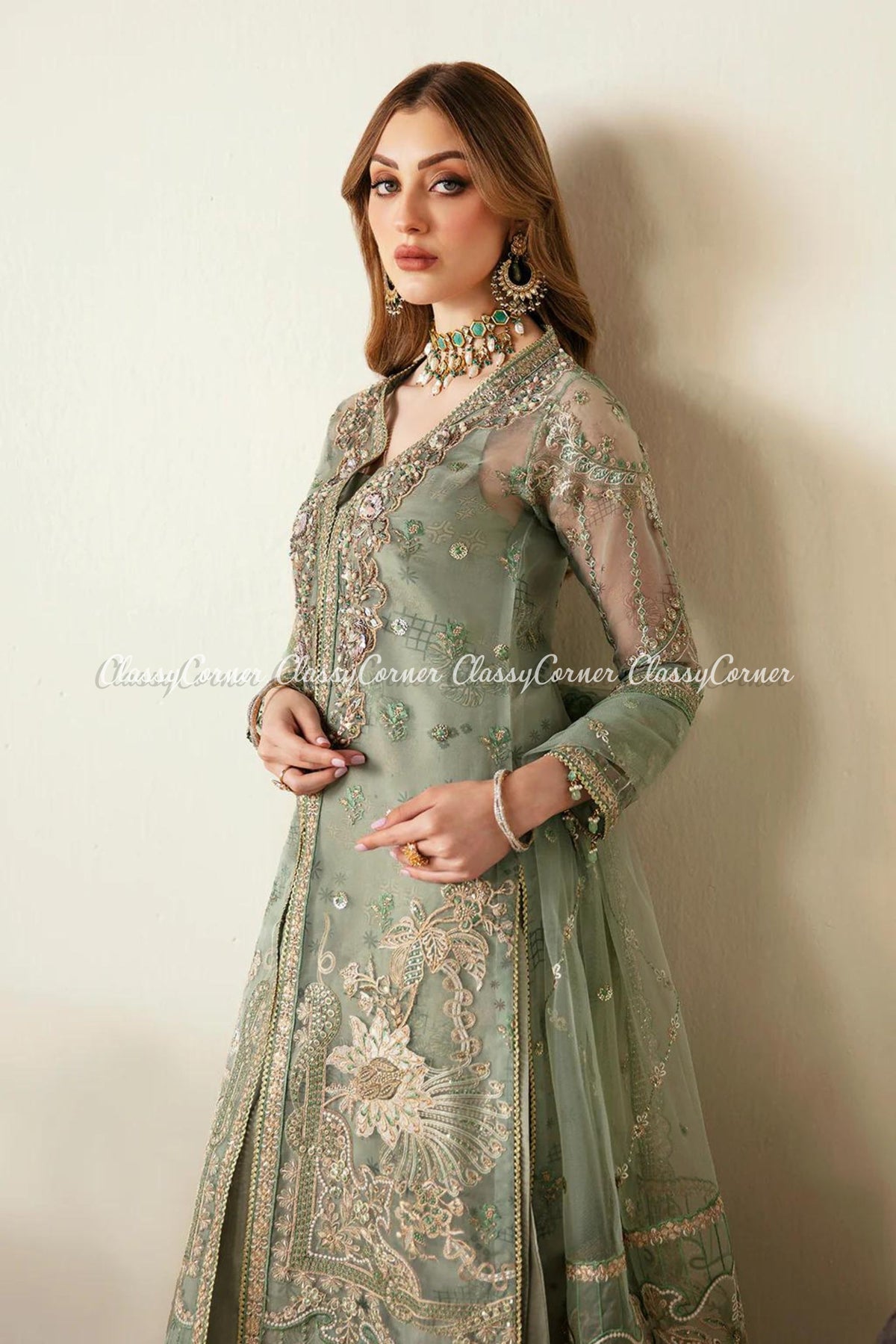 guest outfits to attend pakistani wedding