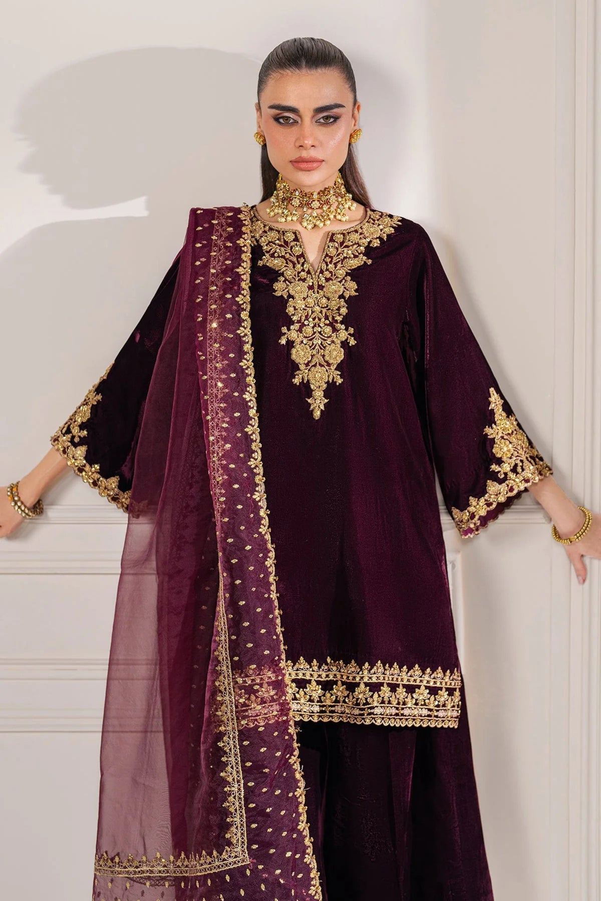 Pakistani Velvet Outfits Online